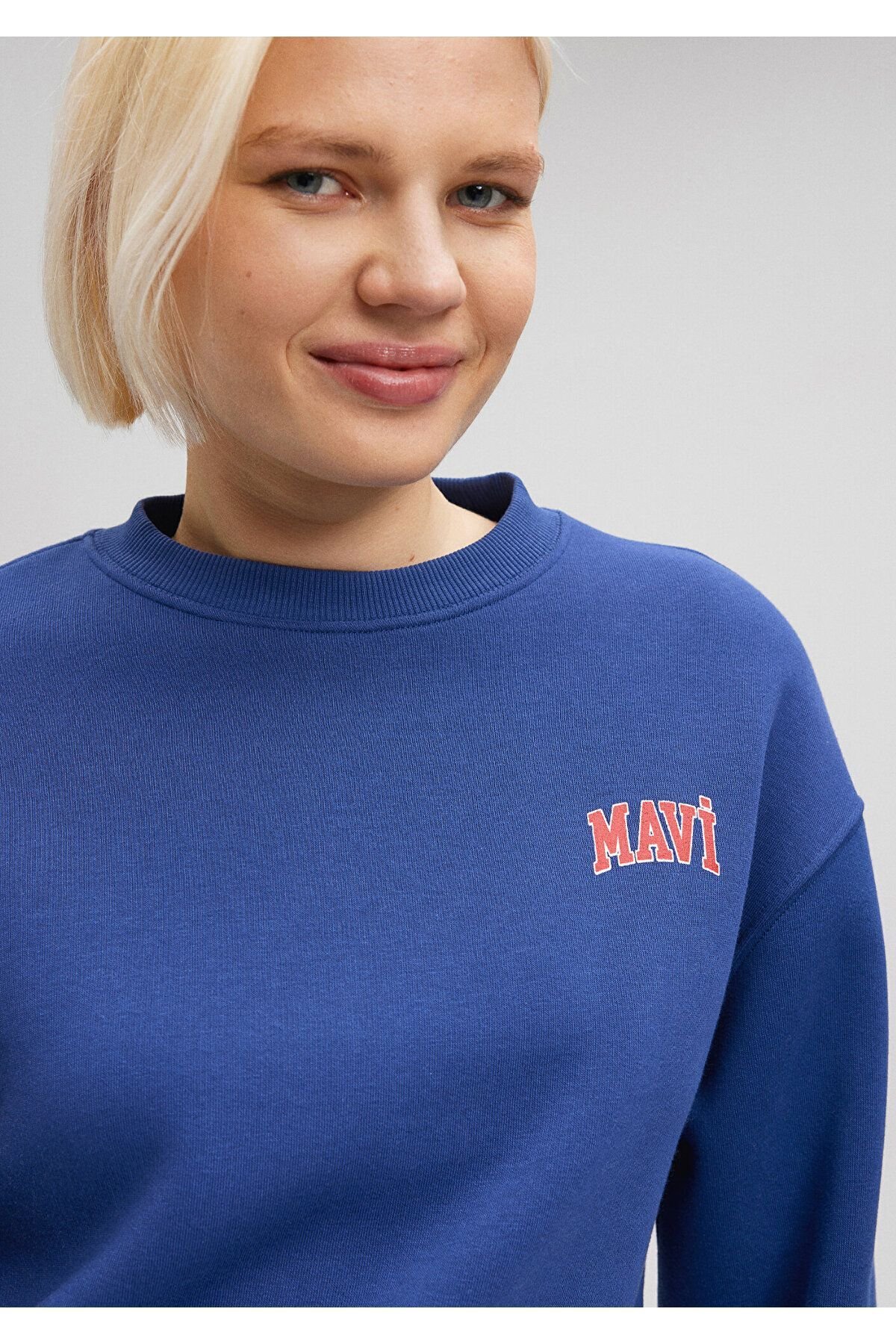 MAVİ KADIN LOGO KISA SWEATSHIRT Koyu Saks Mavi 1611601-70722