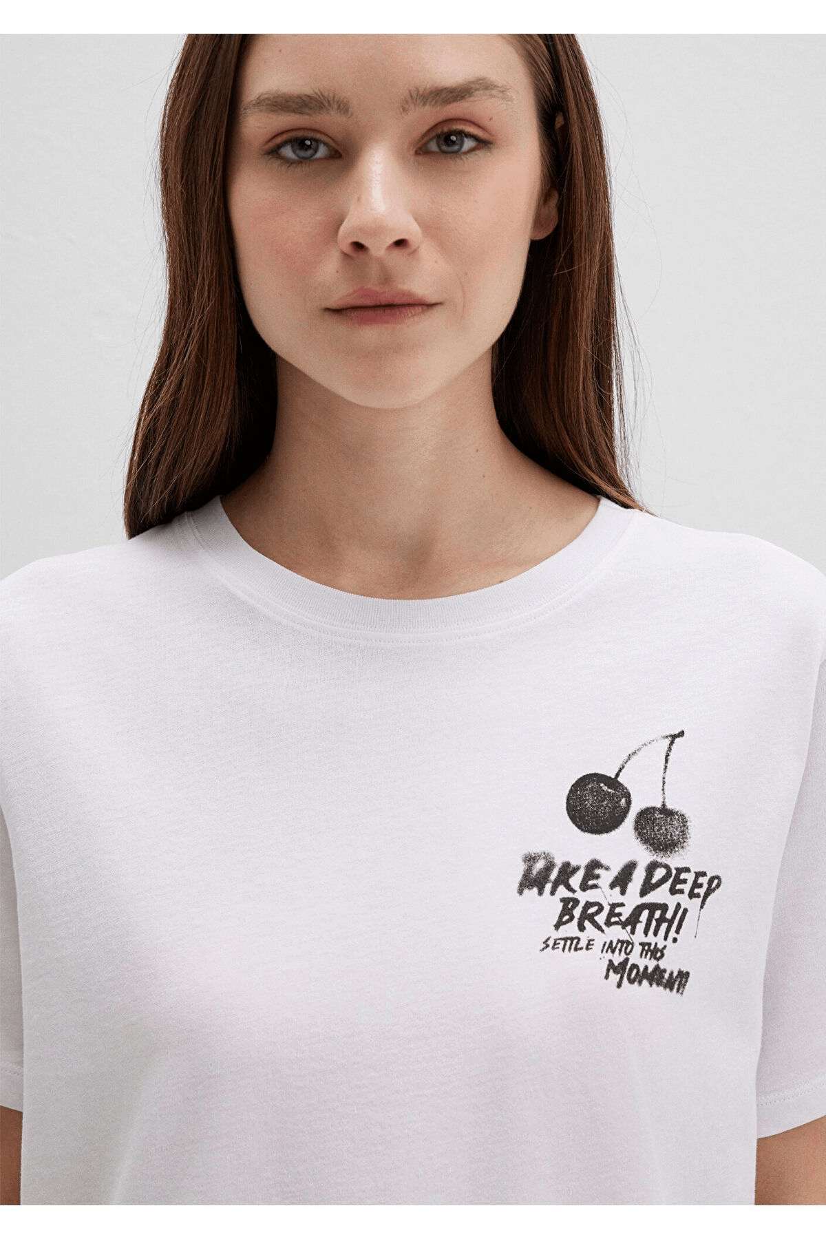 MAVİ KADIN SLOGAN BASKILI GRAFİK TİŞÖRT BEYAZ 1613484-620