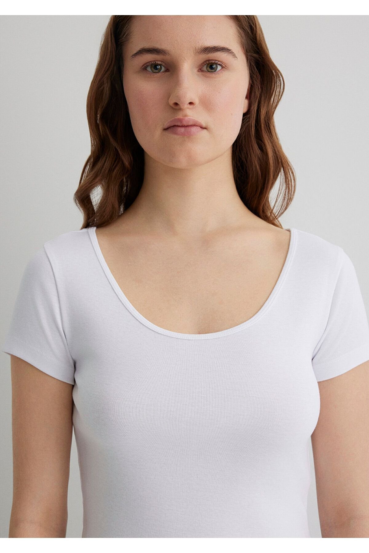 MAVİ KADIN YUVARLAK YAKA CROP BASİC Beyaz 1612374-620