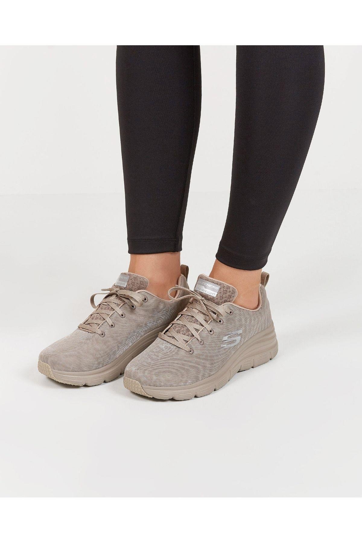 SKECHERS KADIN BEJ FASHİON FİT-WİLD AURA SPOR AYAKKABI 88888179 TPE