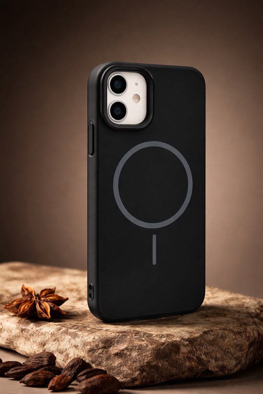 iPhone 11 Uyumlu Kamera Çıkıntılı Magsafe Wireless Şarj Özellikli Sert Sararmaz Silikon Kılıf