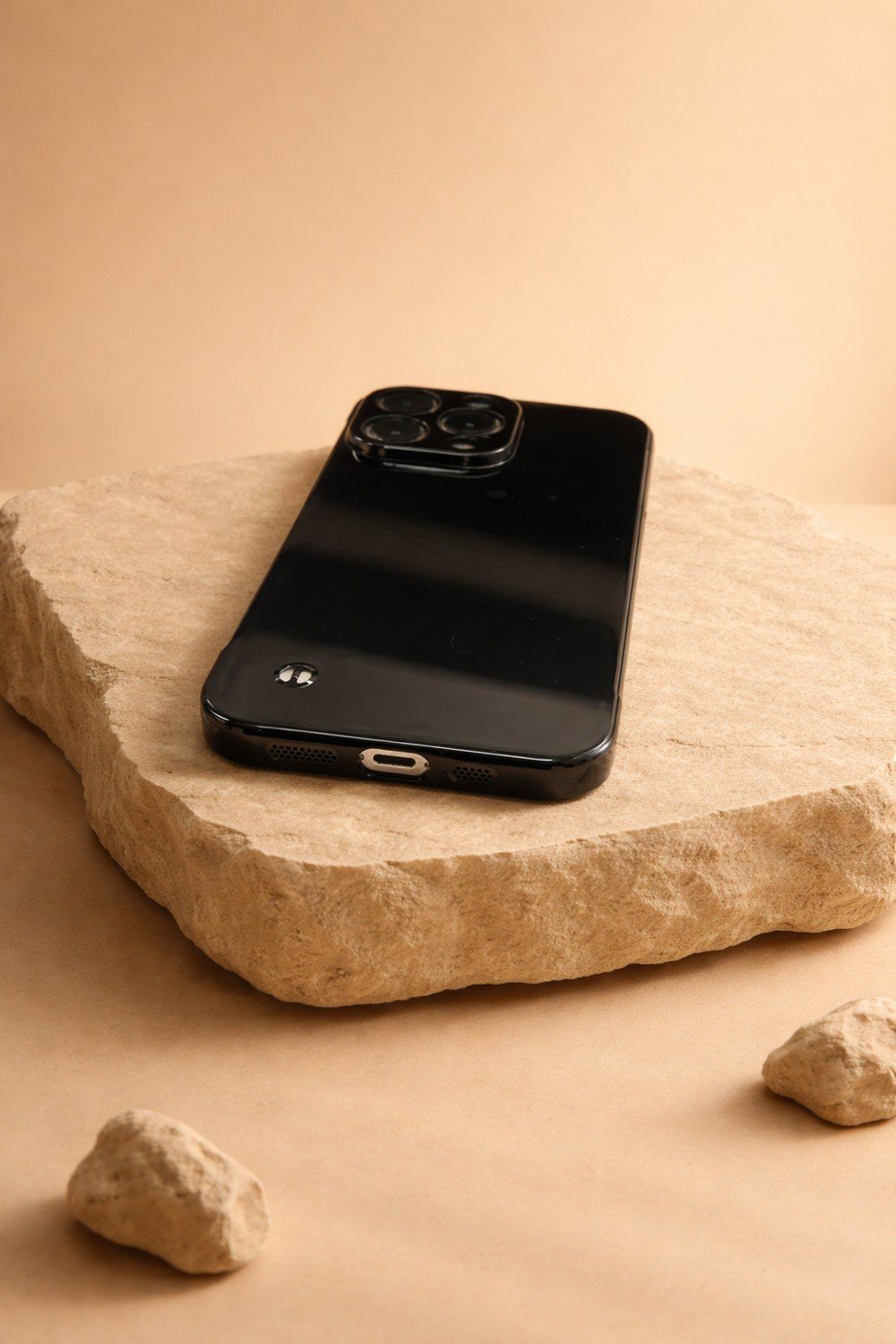 iPhone 14 Pro Max Uyumlu Kamera Korumalı Yanları Açık Sararmaz Sert Mika Şeffaf Kılıf