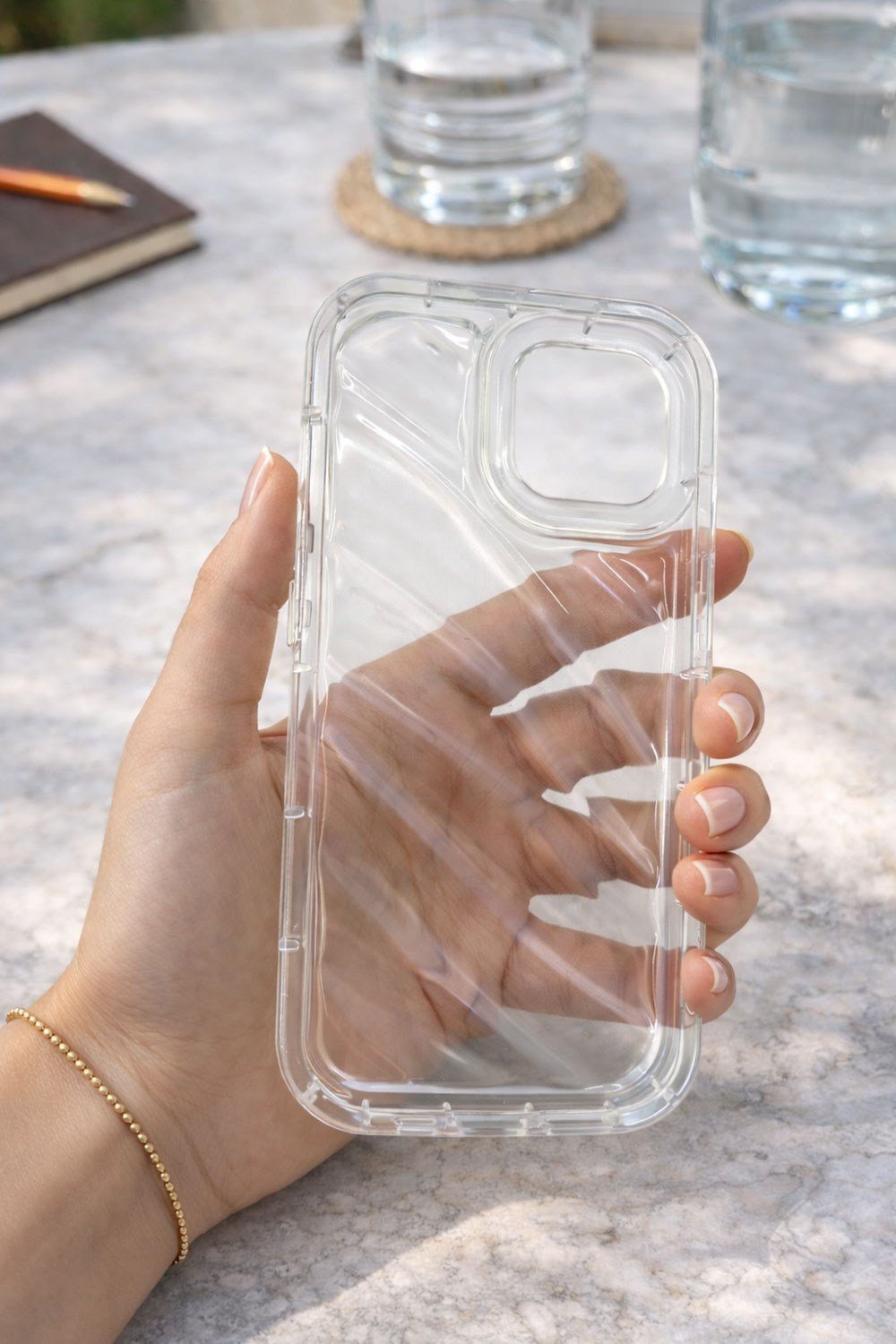 iPhone 14 Uyumlu Telefon Kılıfı Kamera Çıkıntılı Kabartmalı Parlak Desenli Darbe Emici Silikon Kılıf