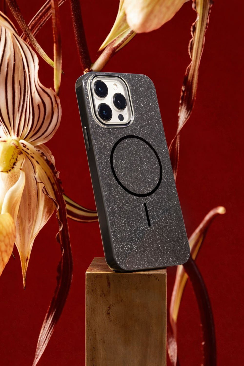 iPhone 15 Pro Uyumlu Telefon Kılıfı Magsafe Wireless Şarj Özellikli Simli Lüks Silikon Kılıf