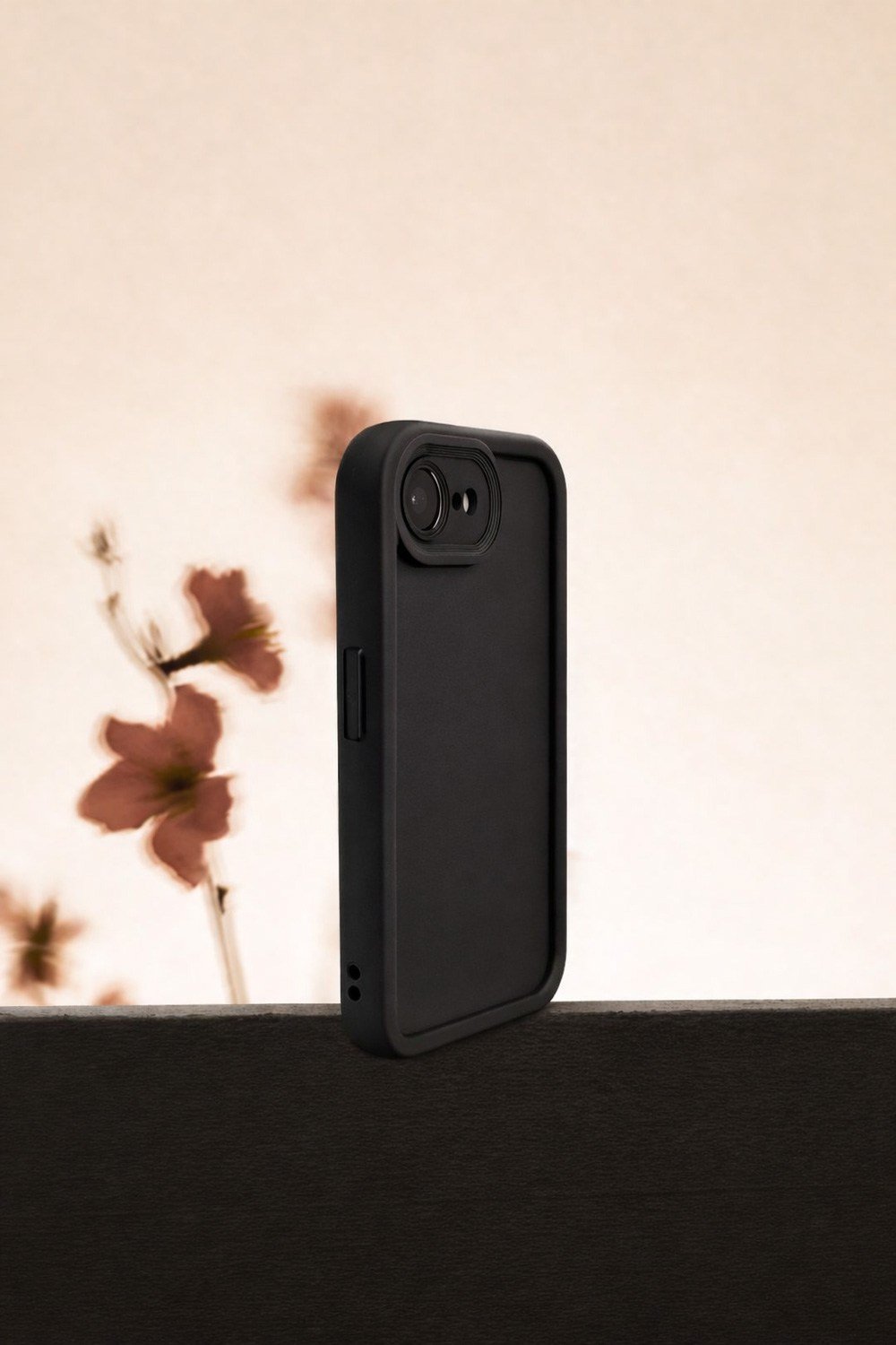 iPhone 16 E Uyumlu Kamera Çıkıntılı Mat Silikon Telefon Kılıfı