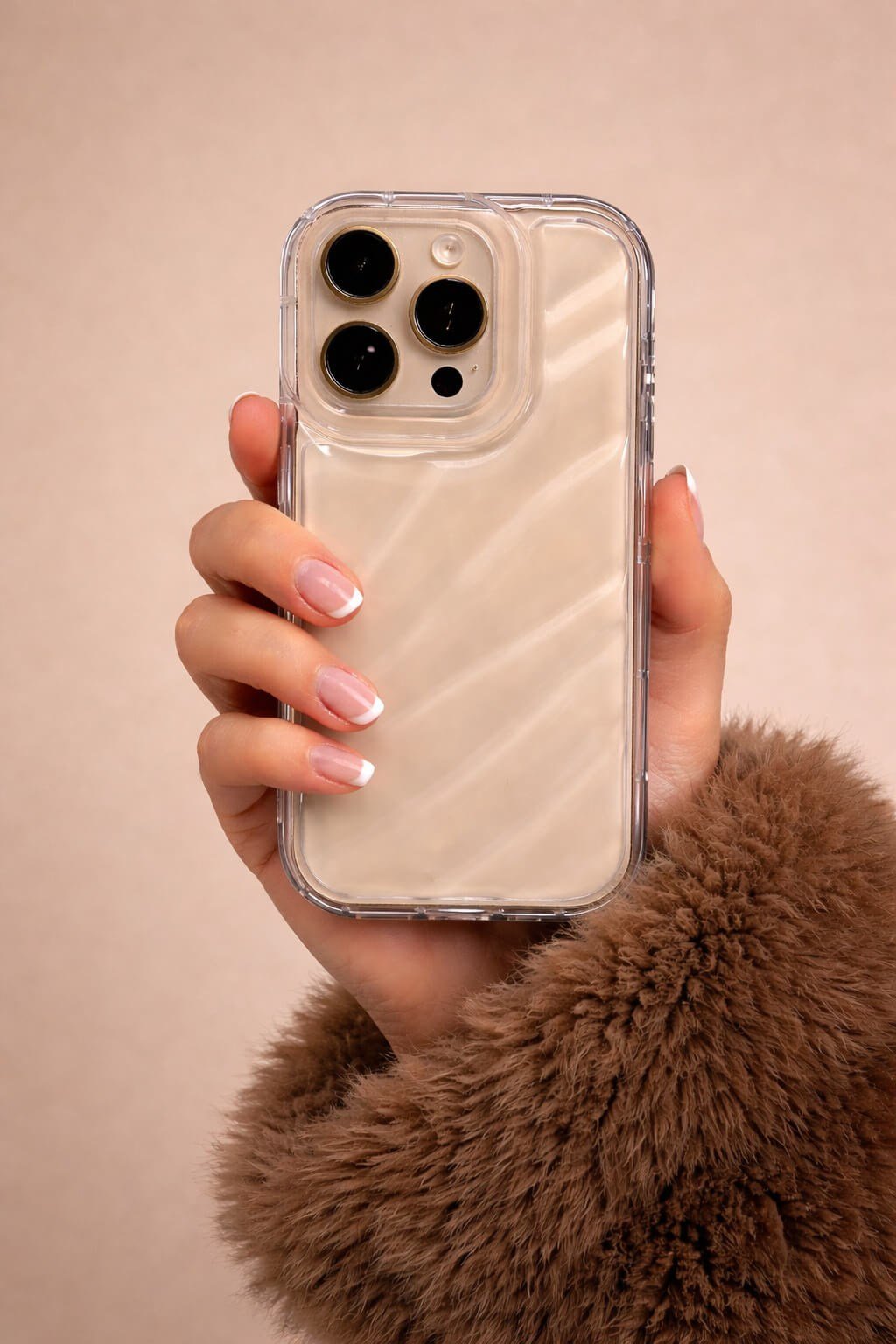 iPhone 16 Pro Uyumlu Telefon Kılıfı Kamera Çıkıntılı Kabartmalı Parlak Desenli Darbe Emici Silikon Kılıf