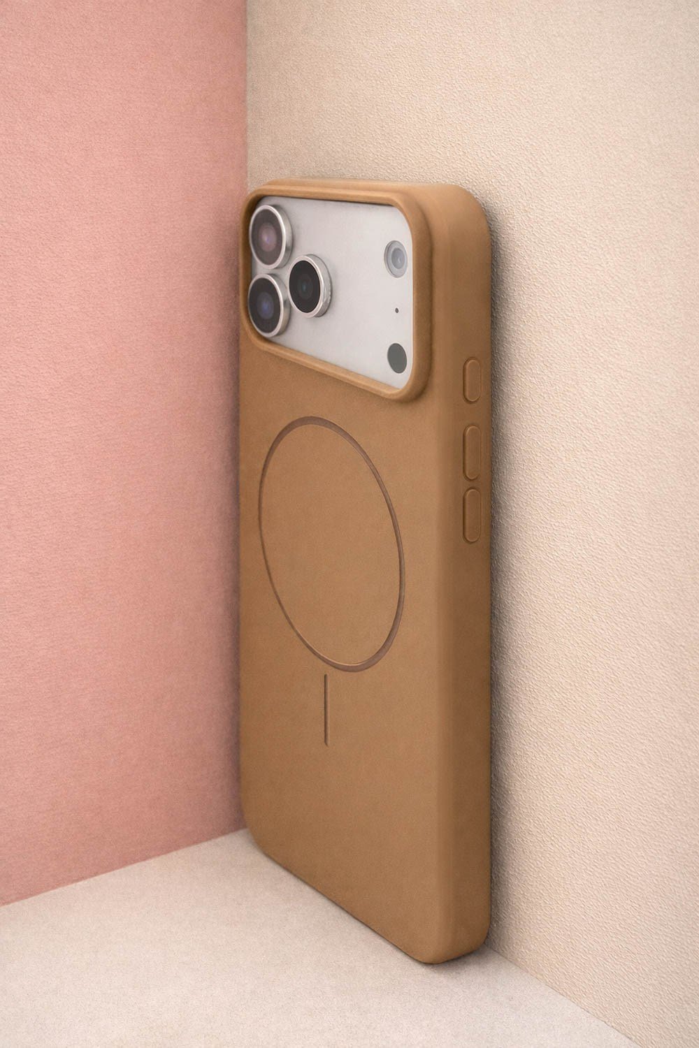iPhone 17 Pro Max Uyumlu İçi Kadife Magsafe Wireless Şarz Özellikli Camel Renkli Telefon Kılıfı