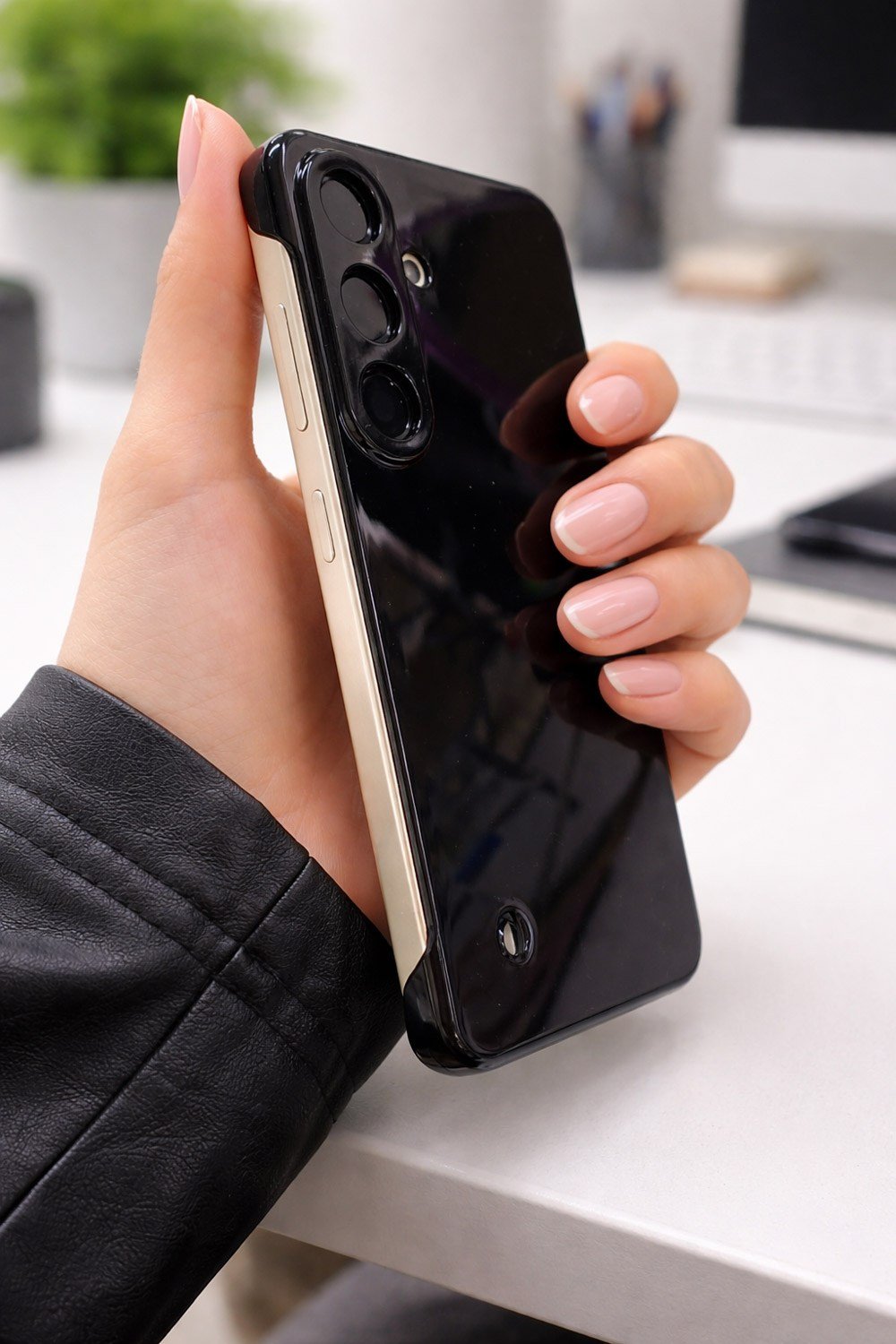 Samsung Galaxy S23 FE Uyumlu Kamera Korumalı Yanları Açık Sararmaz Sert Mika Şeffaf Kılıf