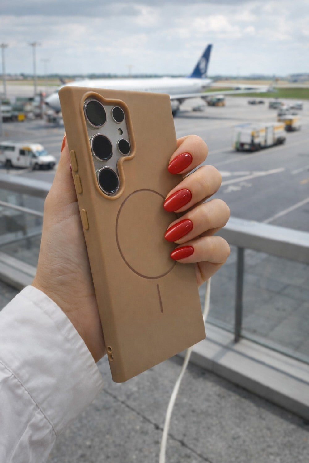 SAMSUNG Galaxy S24 Ultra Uyumlu İçi Kadife Magsafe Wireless Şarz Özellikli Camel Renkli Telefon Kılıfı