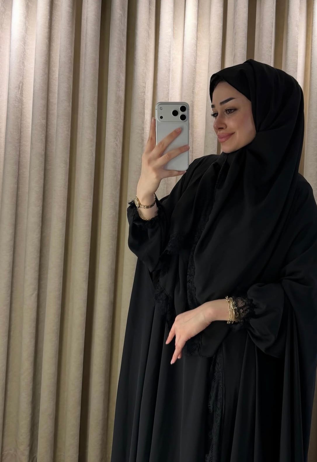 Ayzin Abaya 