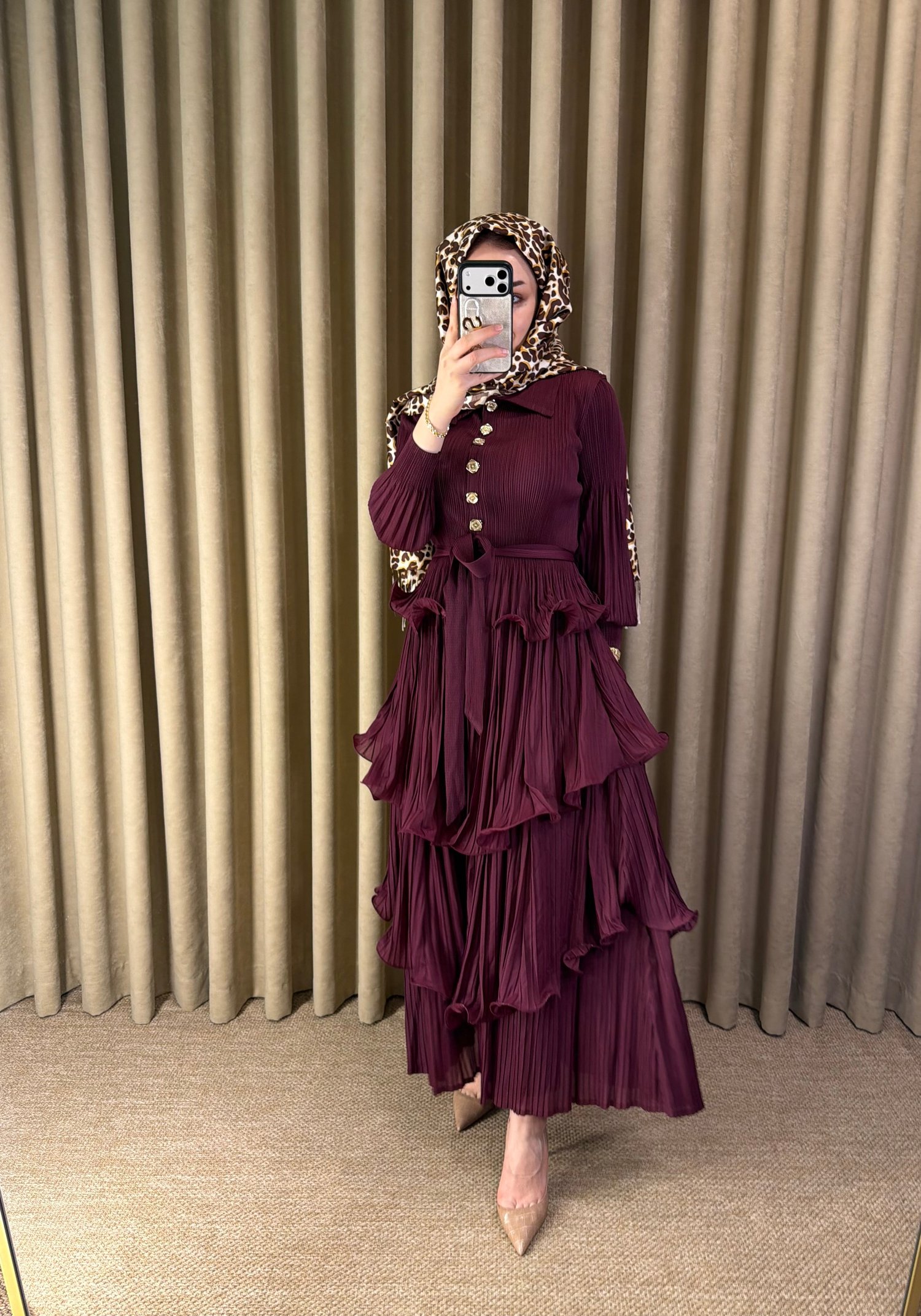 Cherry Elbise 