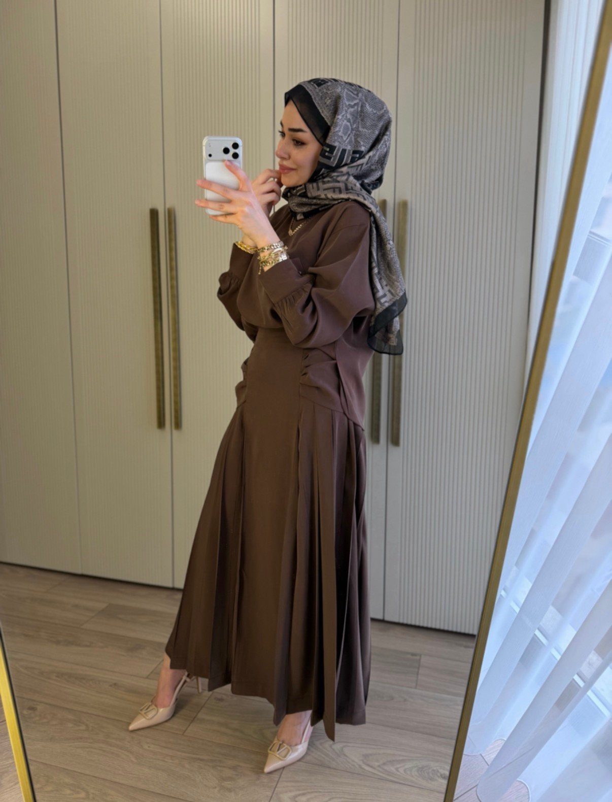 Kahverengi Nova Takım