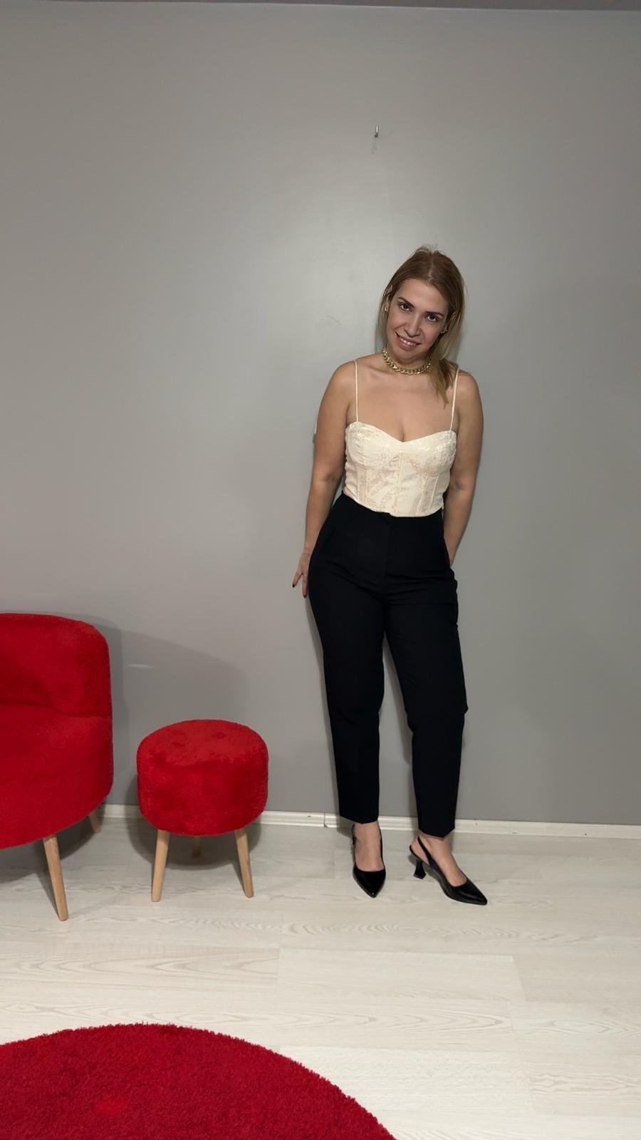 Jakarlı Askılı Bluz Bej