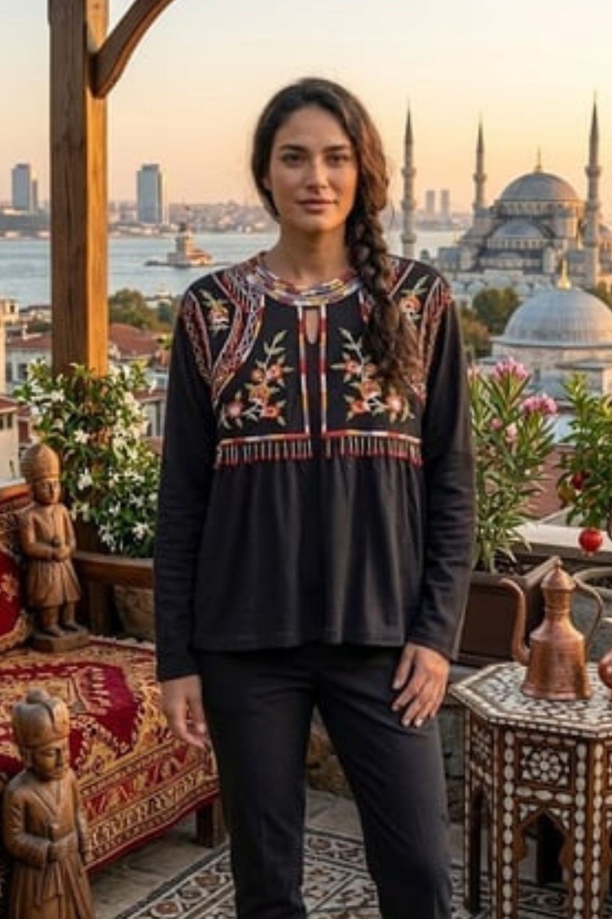 Nakış Detaylı İthal Penye Bluz