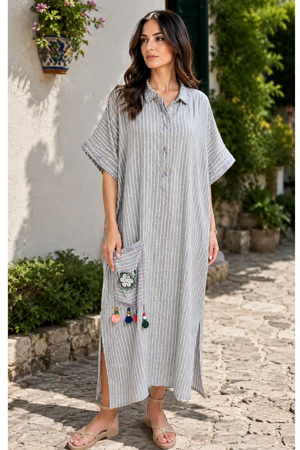 Oversize Kısmi Nakışlı Renkli Boncuk ve Ponpon Detaylı Bohem Çizgili Elbise
