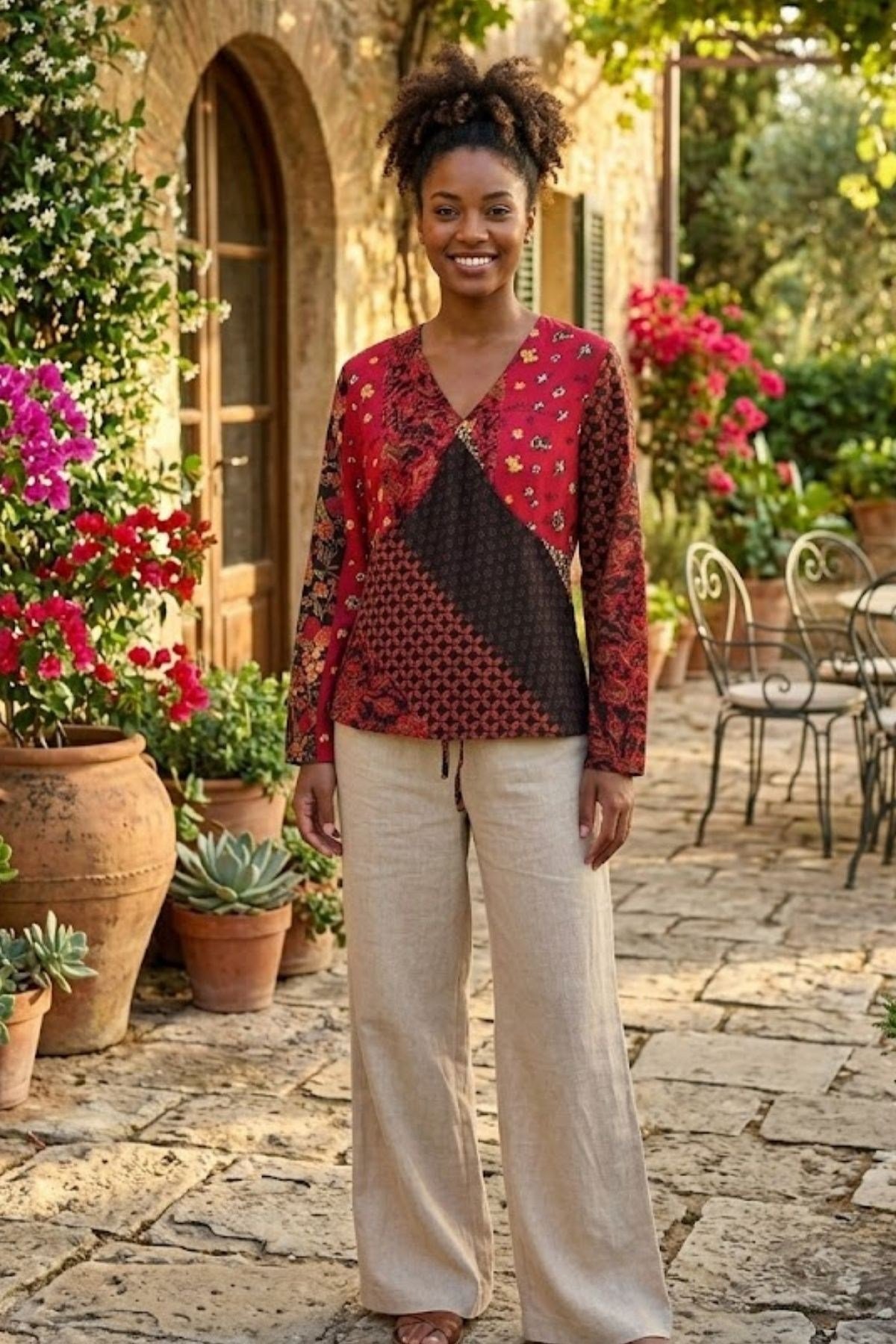 Patchwork Detaylı V Yaka Bluz