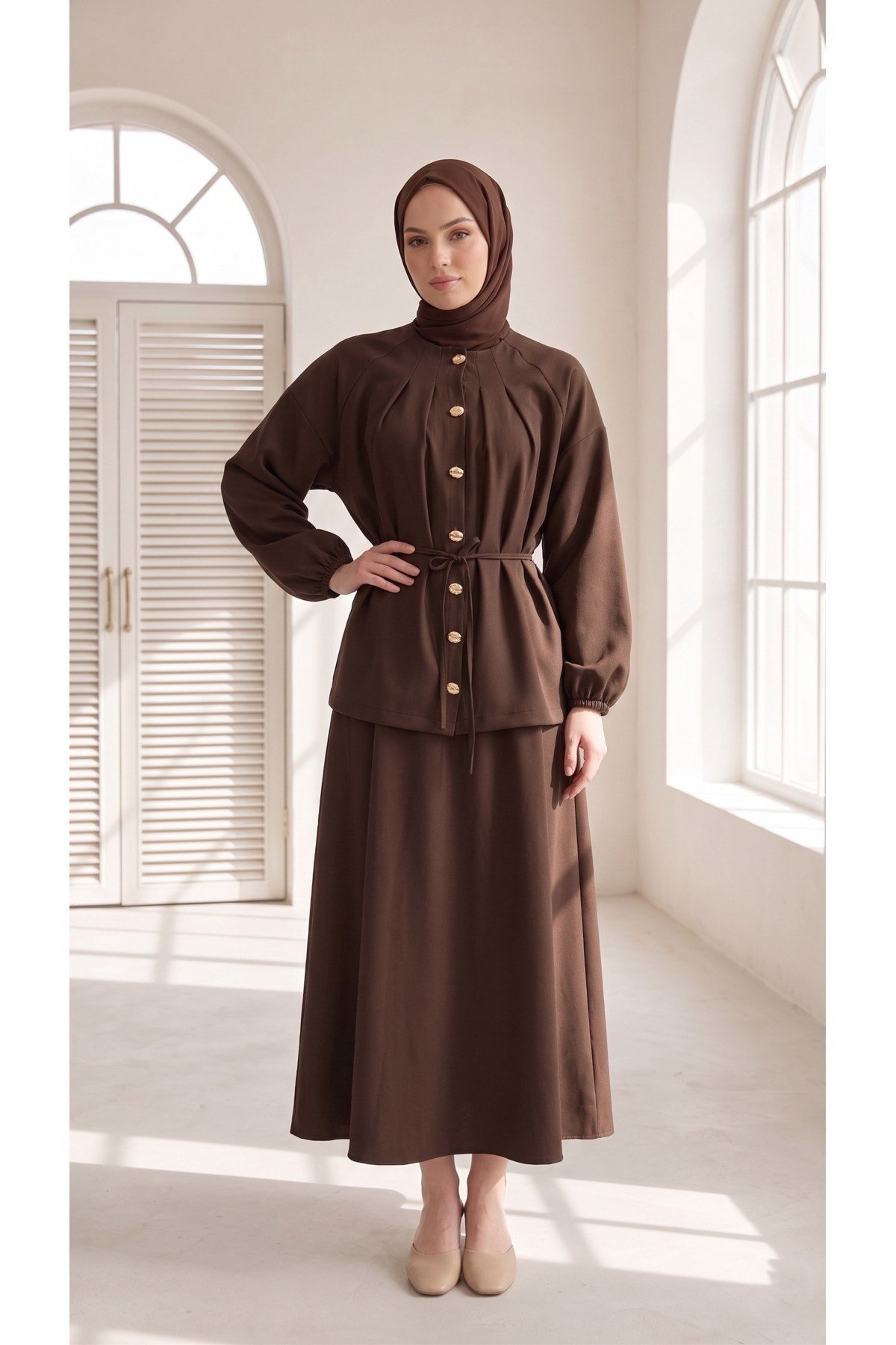 YAKA PİLELİ REGLAN KOL METAL DÜĞMELİ ETEKLİ DOUBLE TAKIM