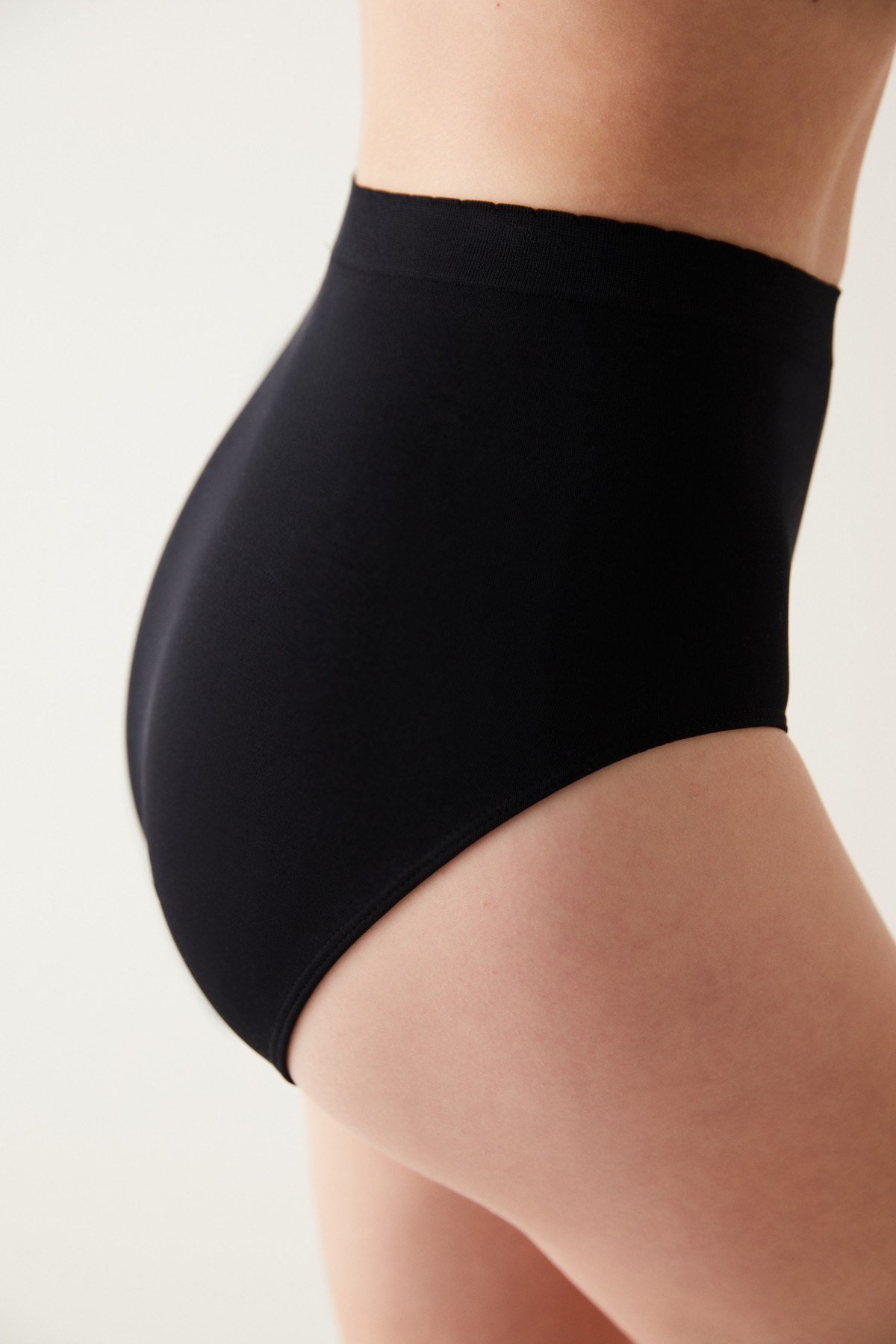 Basic Yüksek Bel Siyah Slip Külot