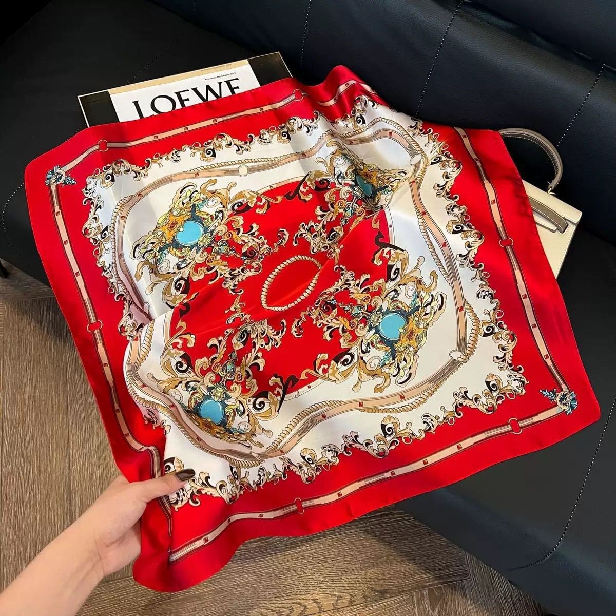 Kırmızı Desenli Fular 70*70