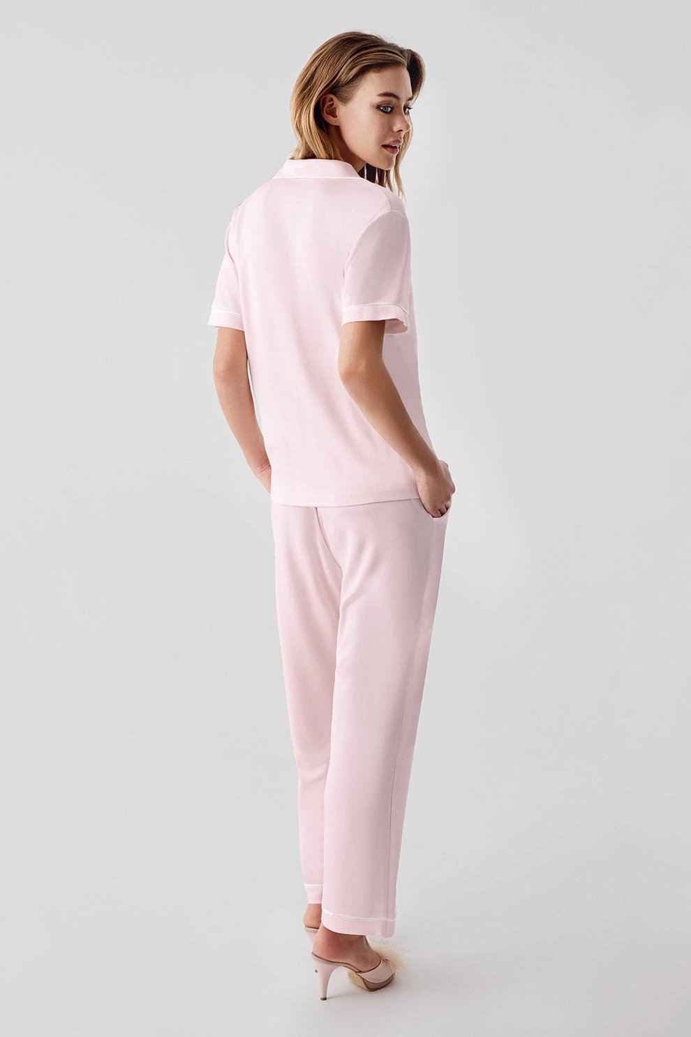 Freshness 324 Kadın 4'Lü Sabahlıklı Şorlu Pijama Takımı