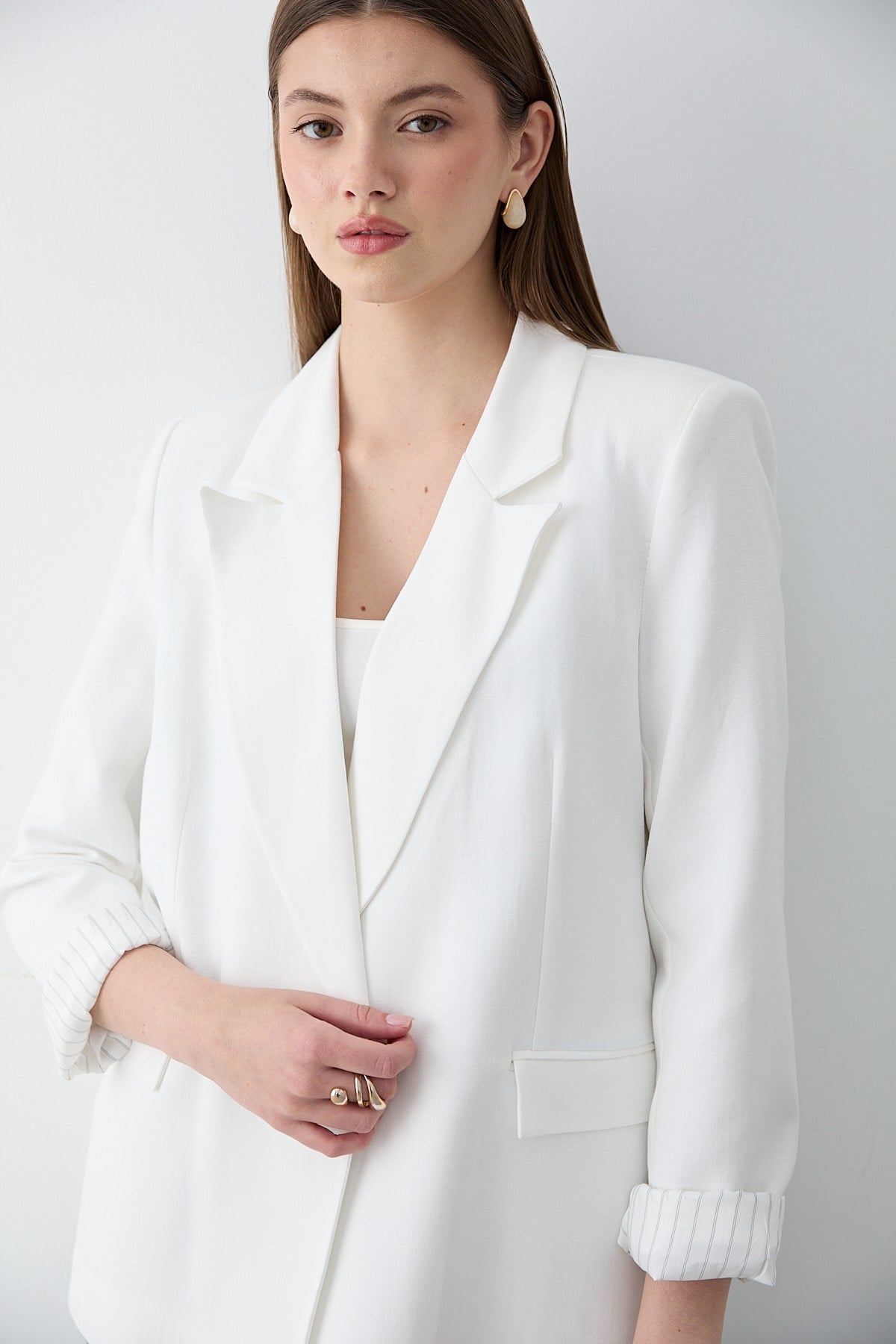 Kadın Beyaz Çizgili İçi Astarlı Kol Detaylı Blazer Ceket