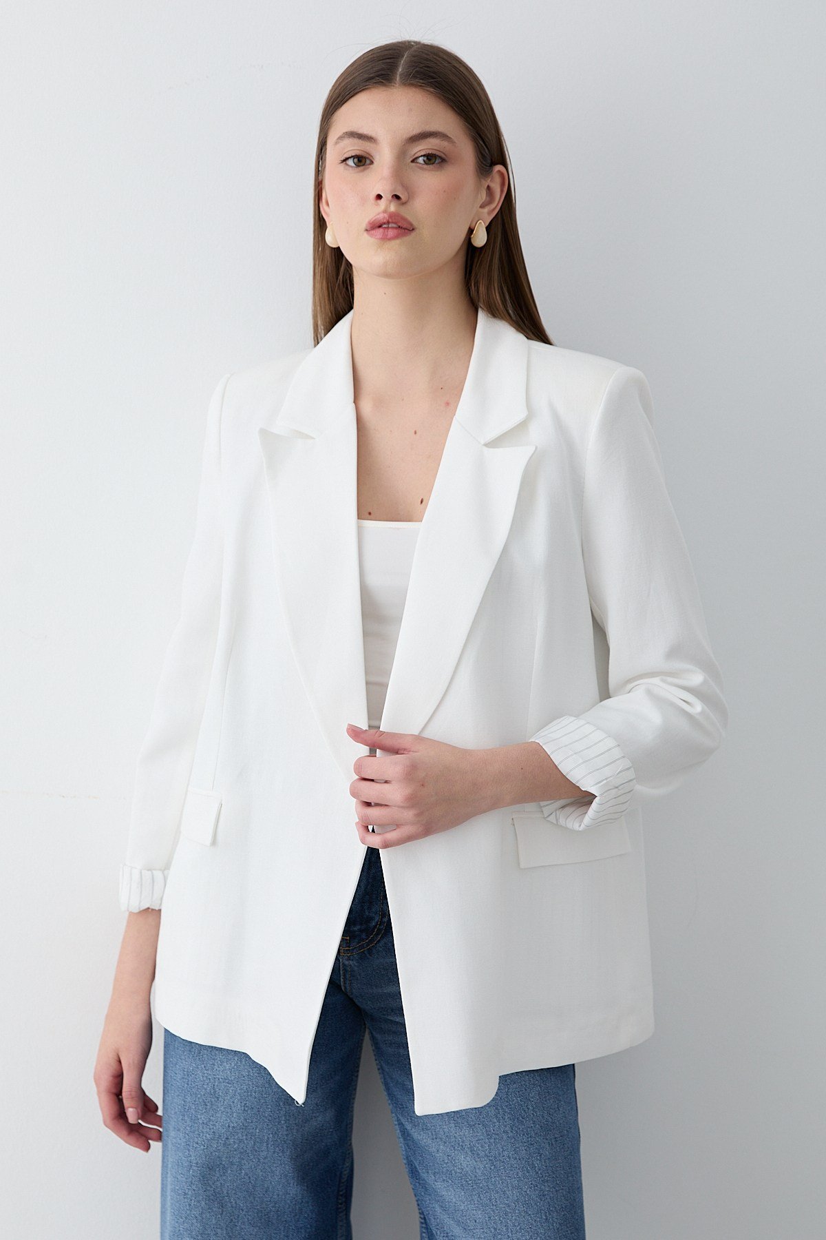 Kadın Beyaz Çizgili İçi Astarlı Kol Detaylı Blazer Ceket