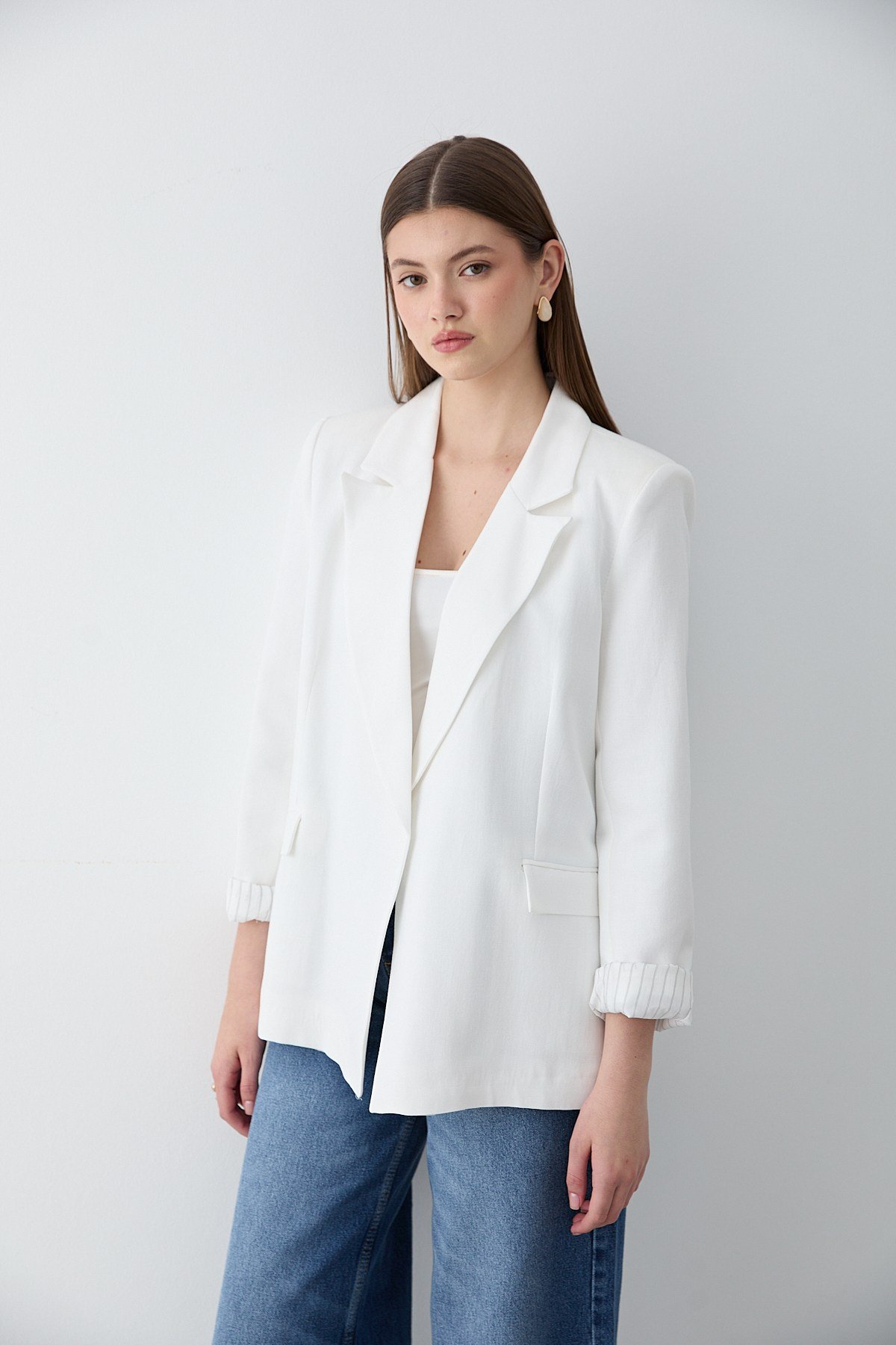 Kadın Beyaz Çizgili İçi Astarlı Kol Detaylı Blazer Ceket