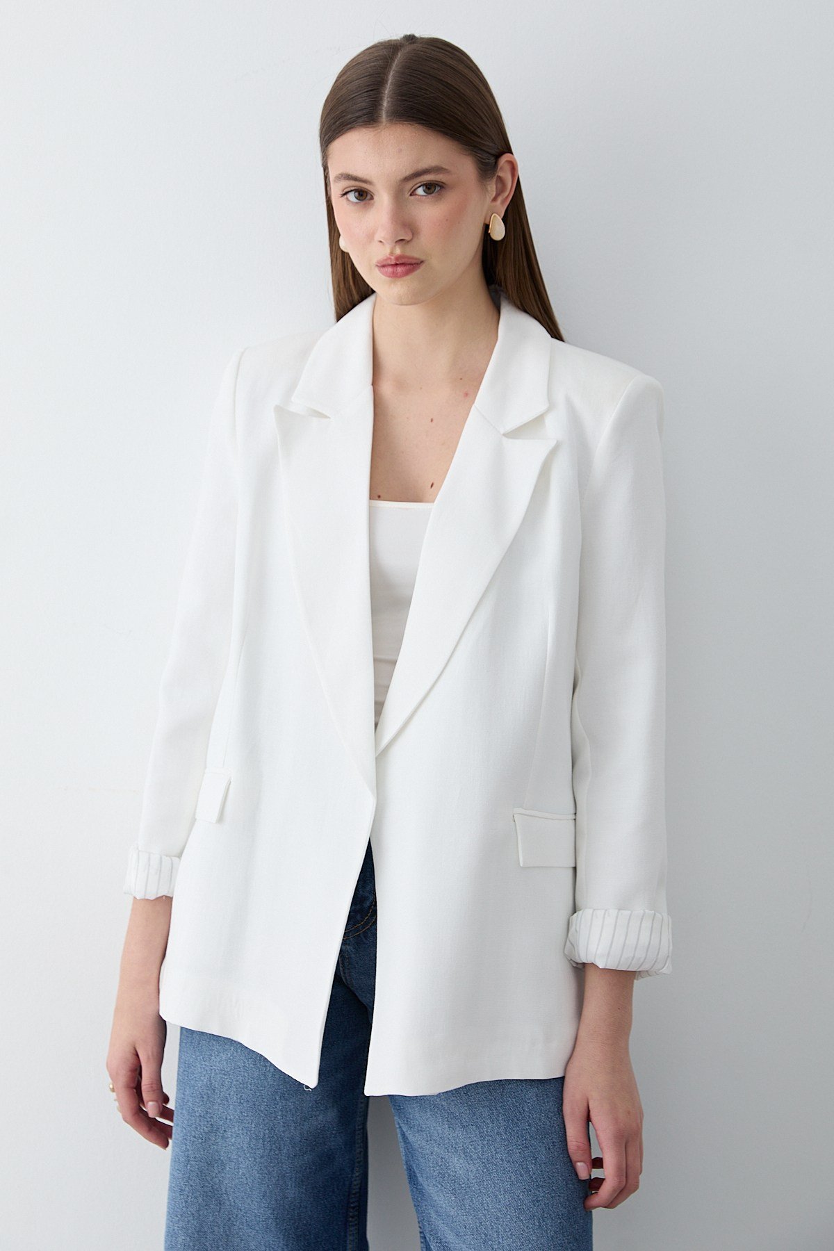 Kadın Beyaz Çizgili İçi Astarlı Kol Detaylı Blazer Ceket