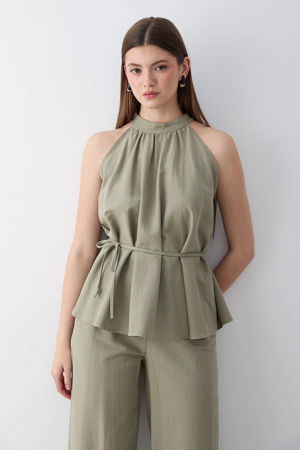 Kadın Haki Halter Yaka Kuşak Detaylı Bluz Pantolon Takım