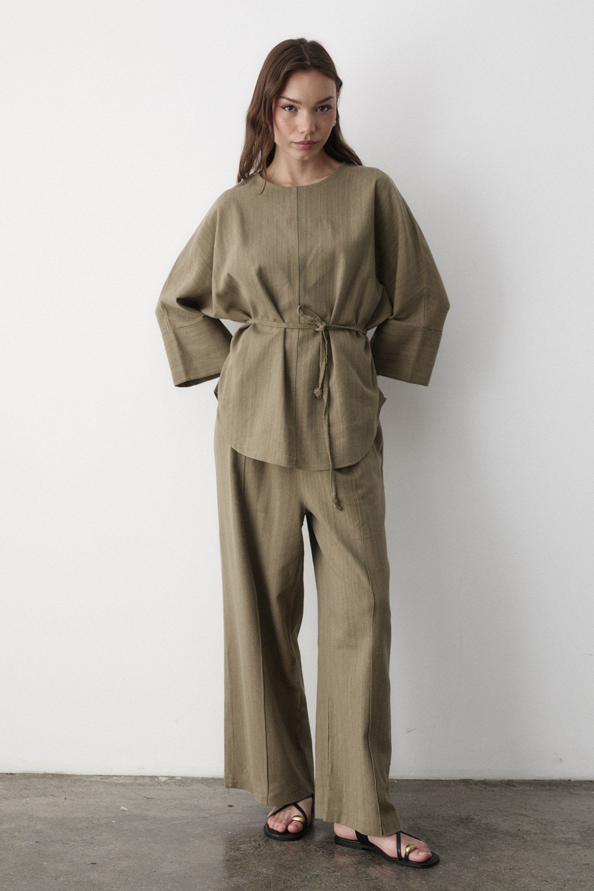 Kadın Haki Keten Oversize Üst Bluz & Lastikli Bol Paça Pantolon Alt & Üst Takım