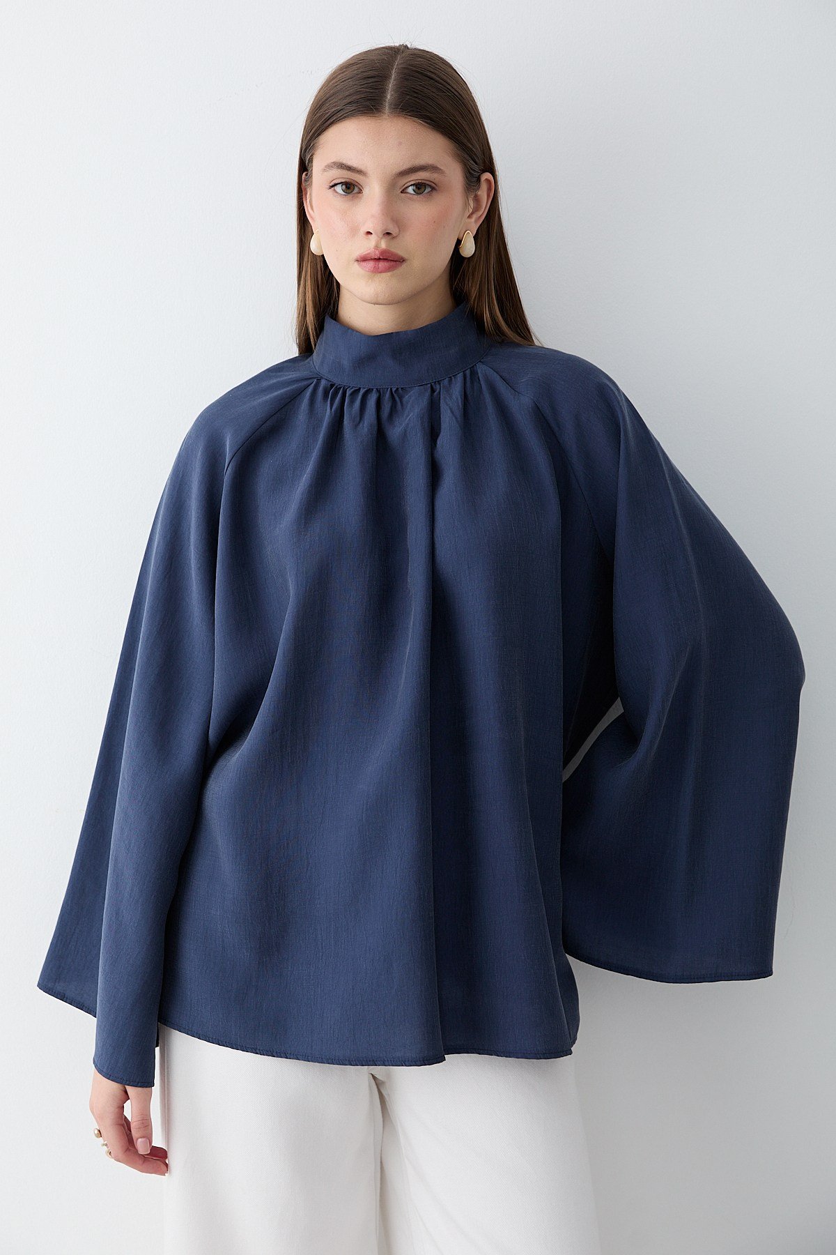 Kadın Hakim Yaka Pelerin Kollu Oversize Bluz