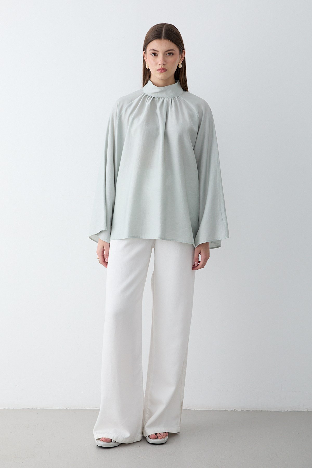 Kadın Hakim Yaka Pelerin Kollu Oversize Bluz