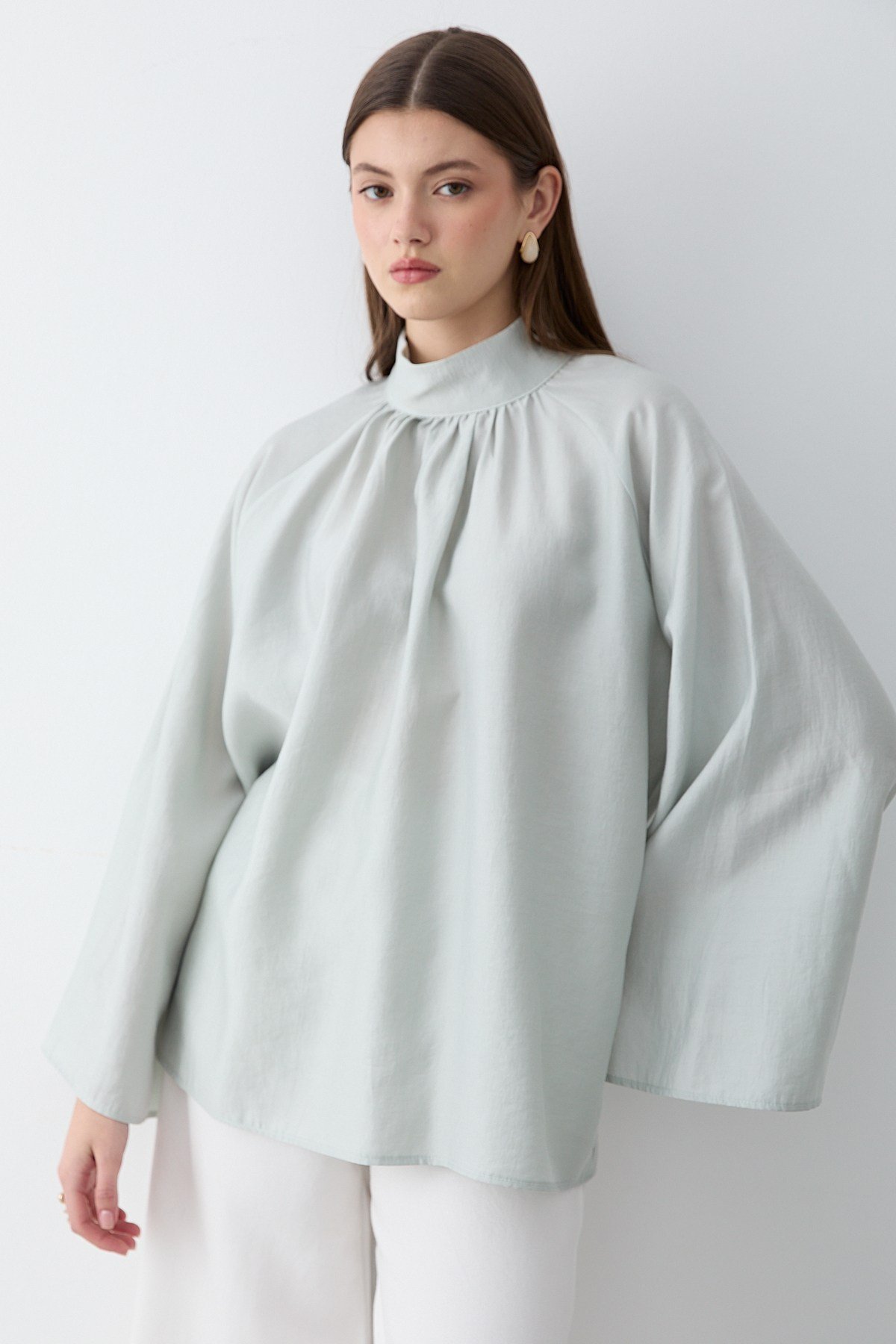 Kadın Hakim Yaka Pelerin Kollu Oversize Bluz