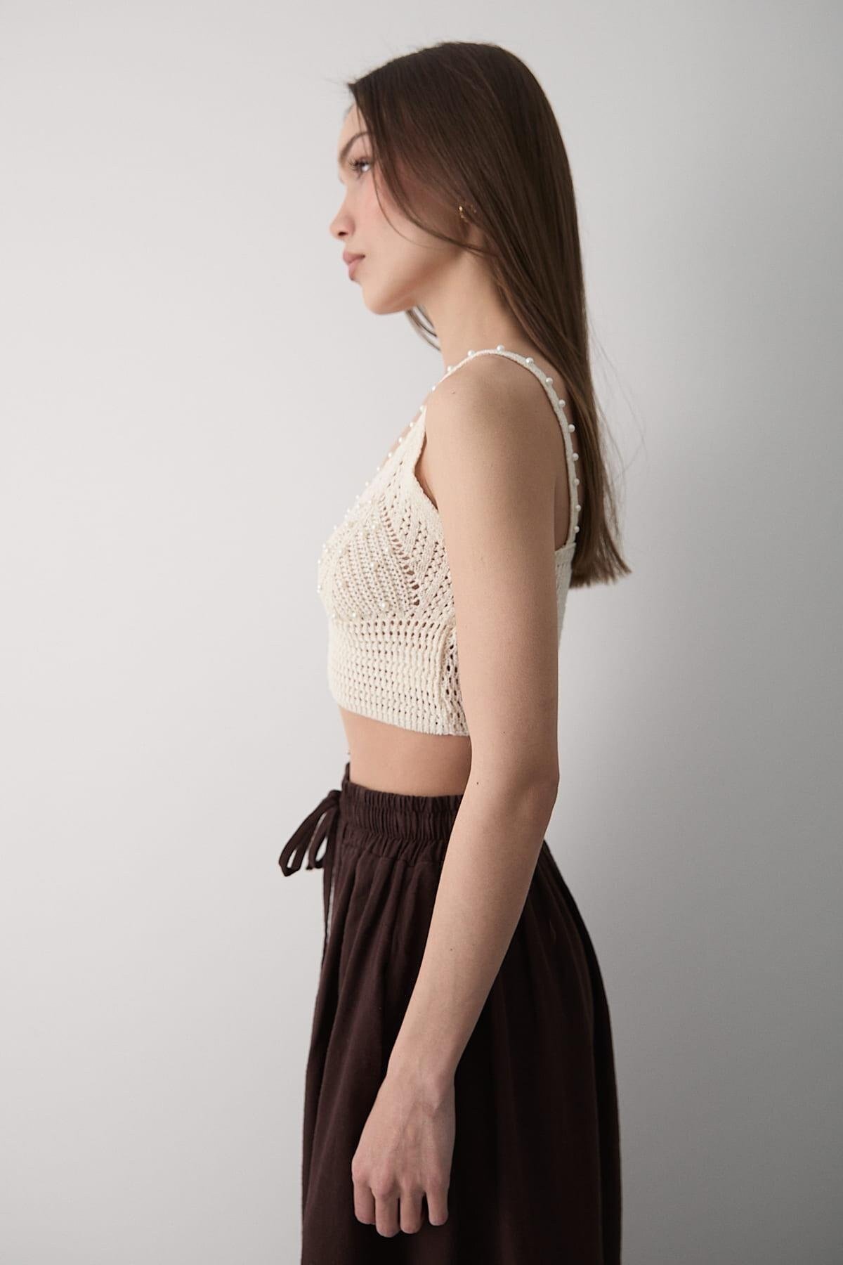 Kadın İnci Detaylı Örgü Model Crop BEJ