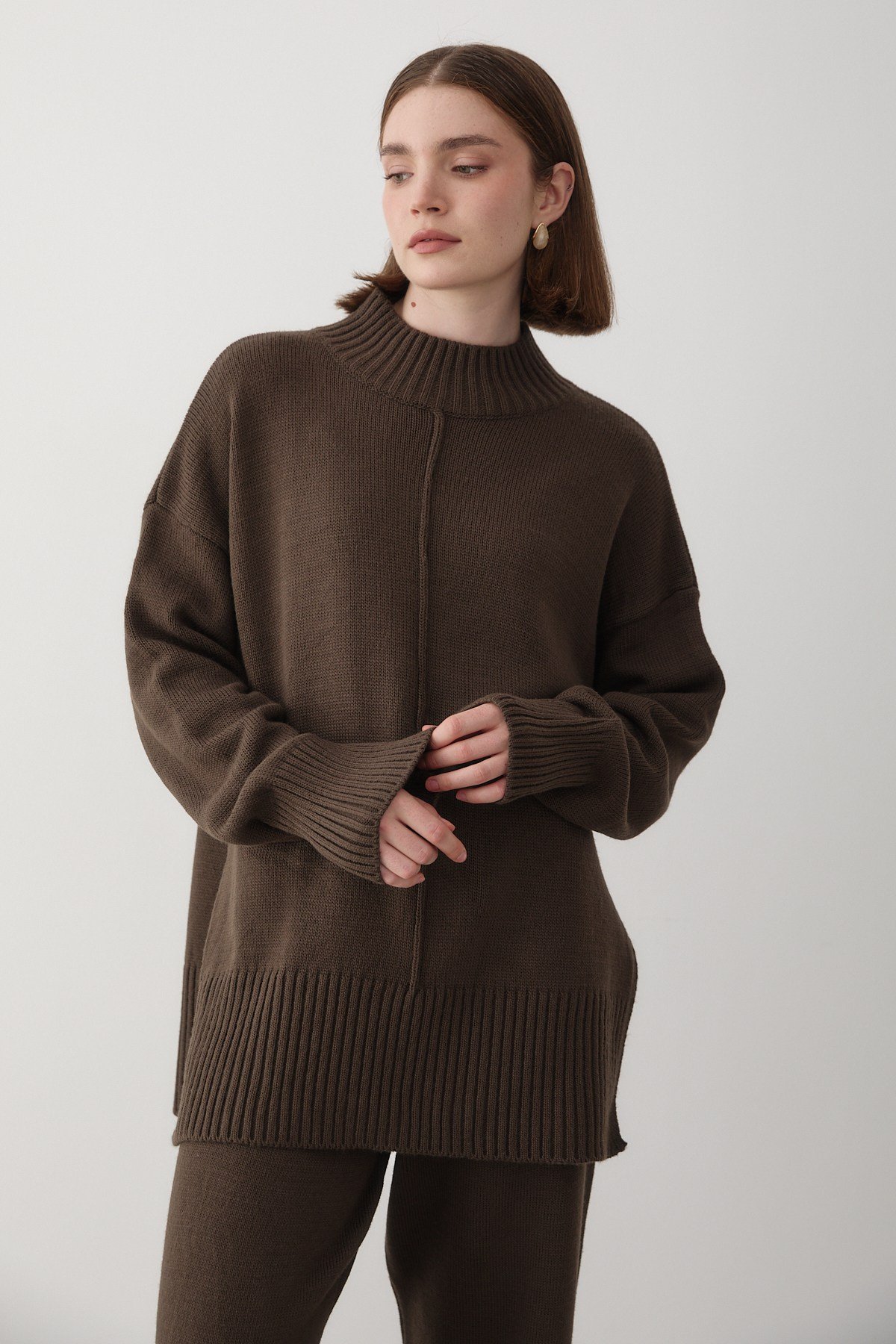 Kadın Kahverengi Oversize Balıkçı Yaka Triko Kazak & Beli Lastikli Pantolon Alt&Üst Takım