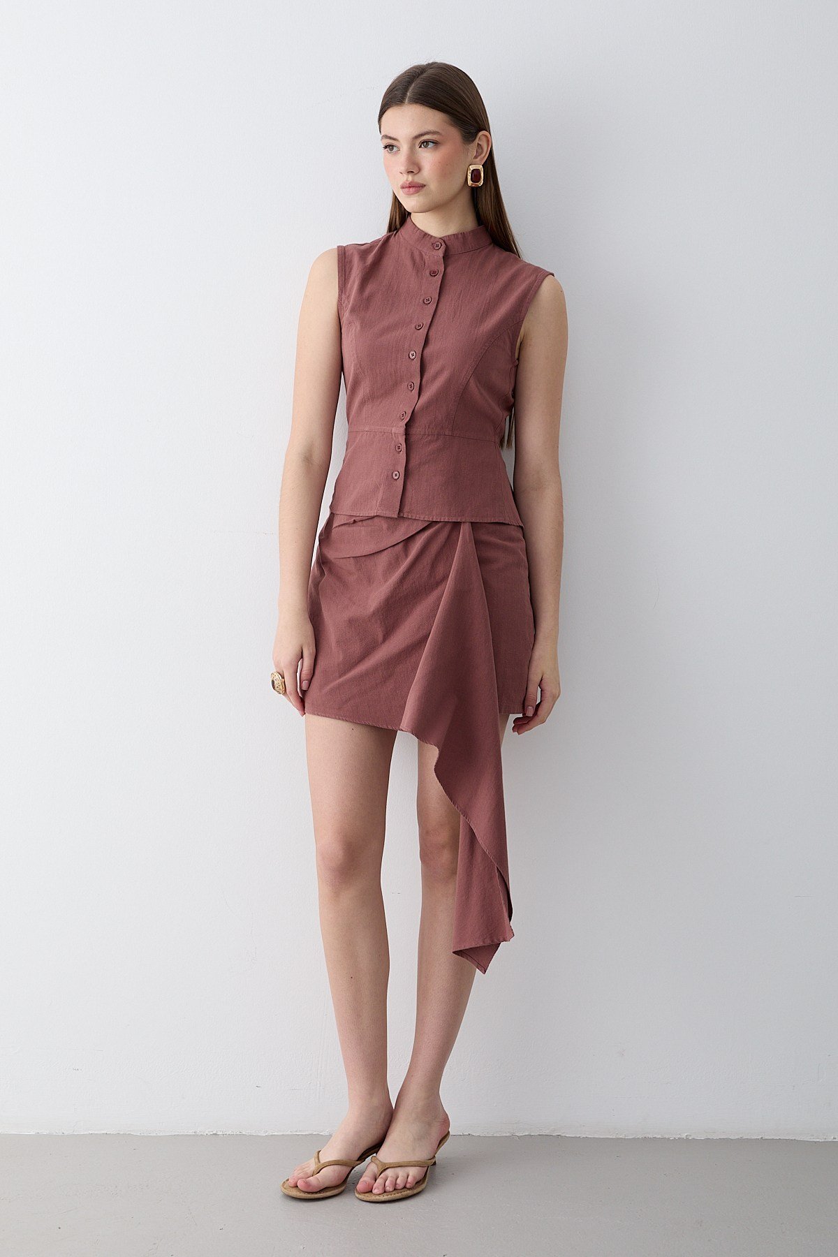 Kadın Kiremit Hakim Yaka Kolsuz Yelek & Asimetrik Mini şort Etek Takım