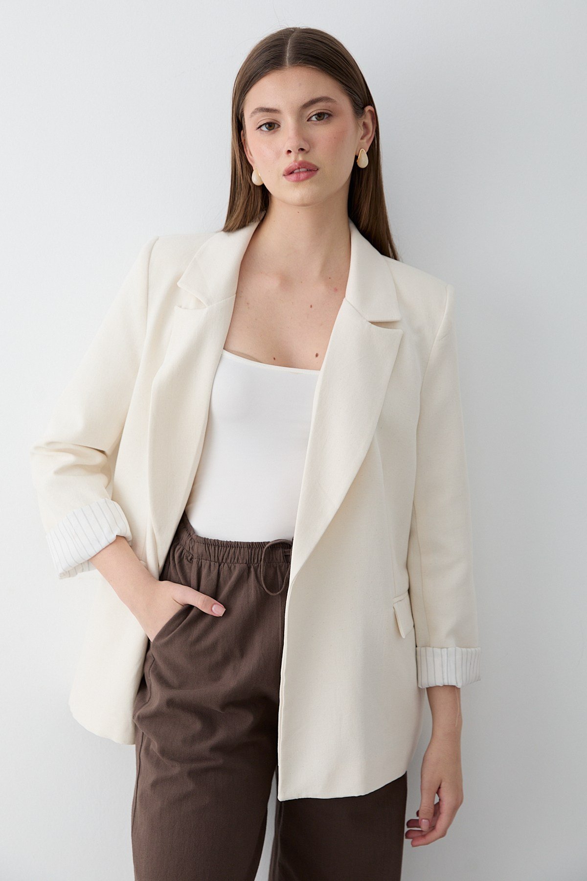 Kadın Naturel Çizgili İçi Astarlı Kol Detaylı Blazer Ceket
