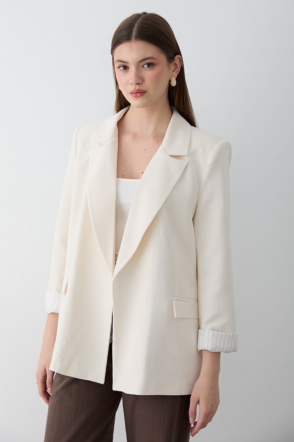 Kadın Naturel Çizgili İçi Astarlı Kol Detaylı Blazer Ceket