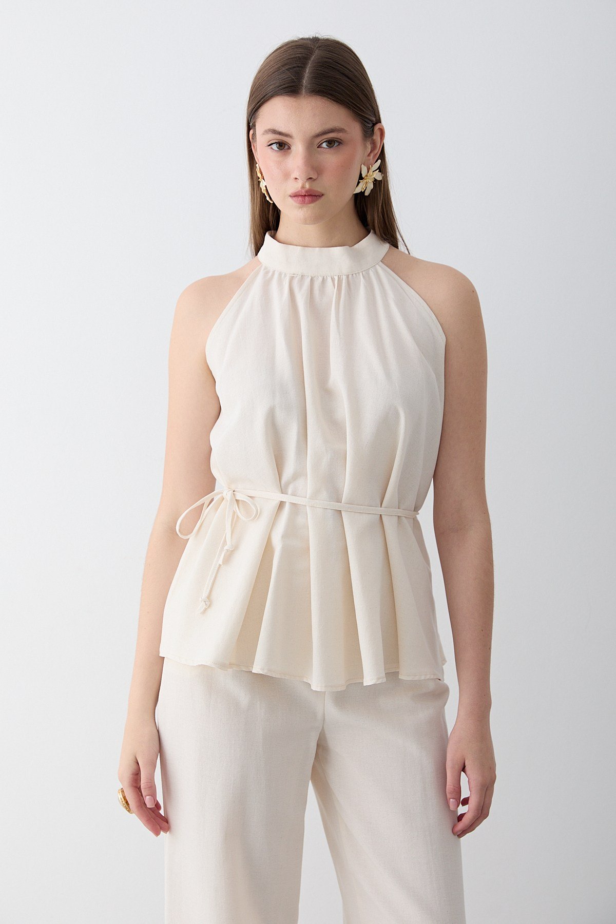 Kadın Naturel Halter Yaka Kuşak Detaylı Bluz Pantolon Takım