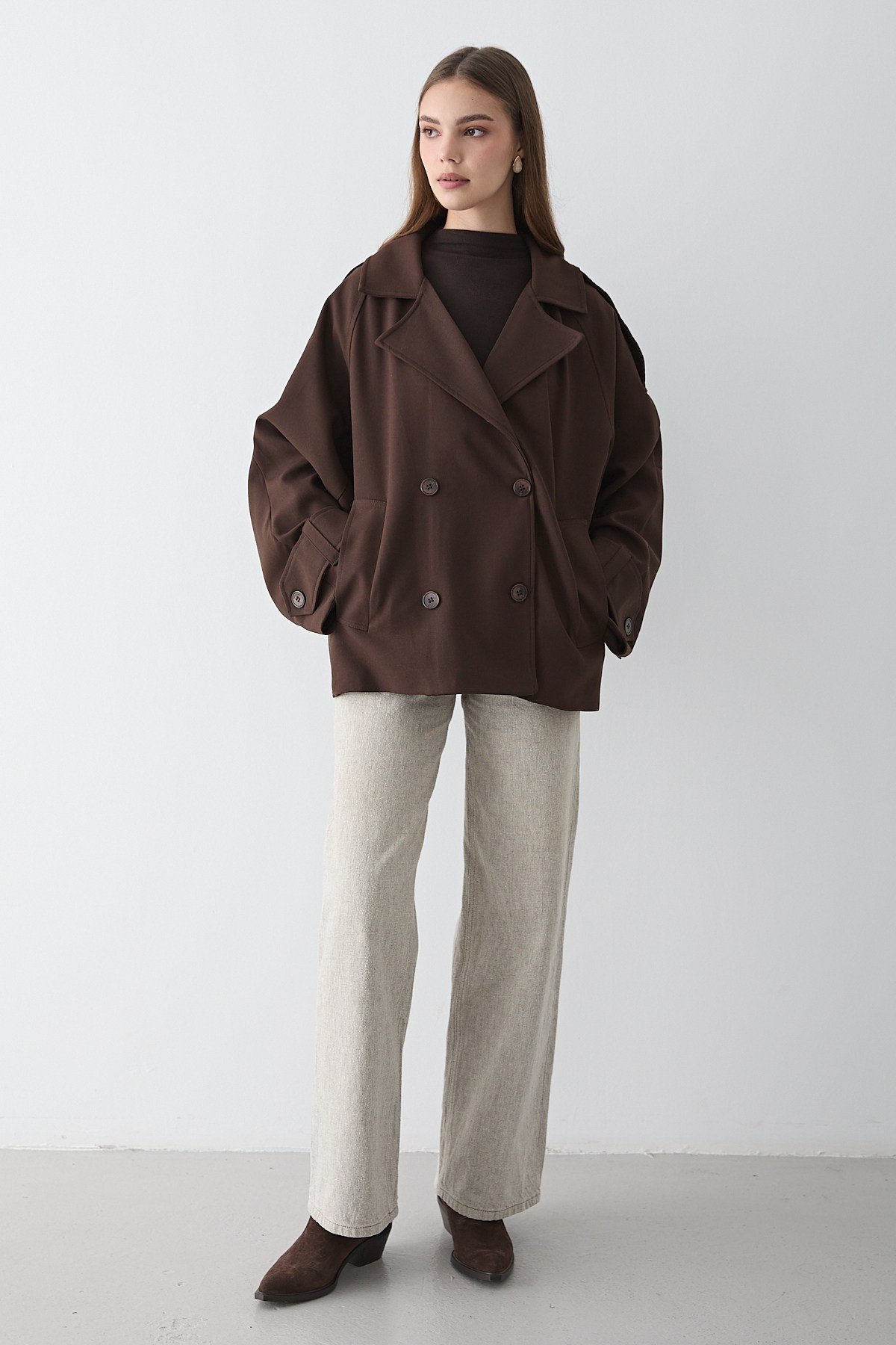 Kadın Oversize Kruvaze Yaka Cepli Kısa Trençkot