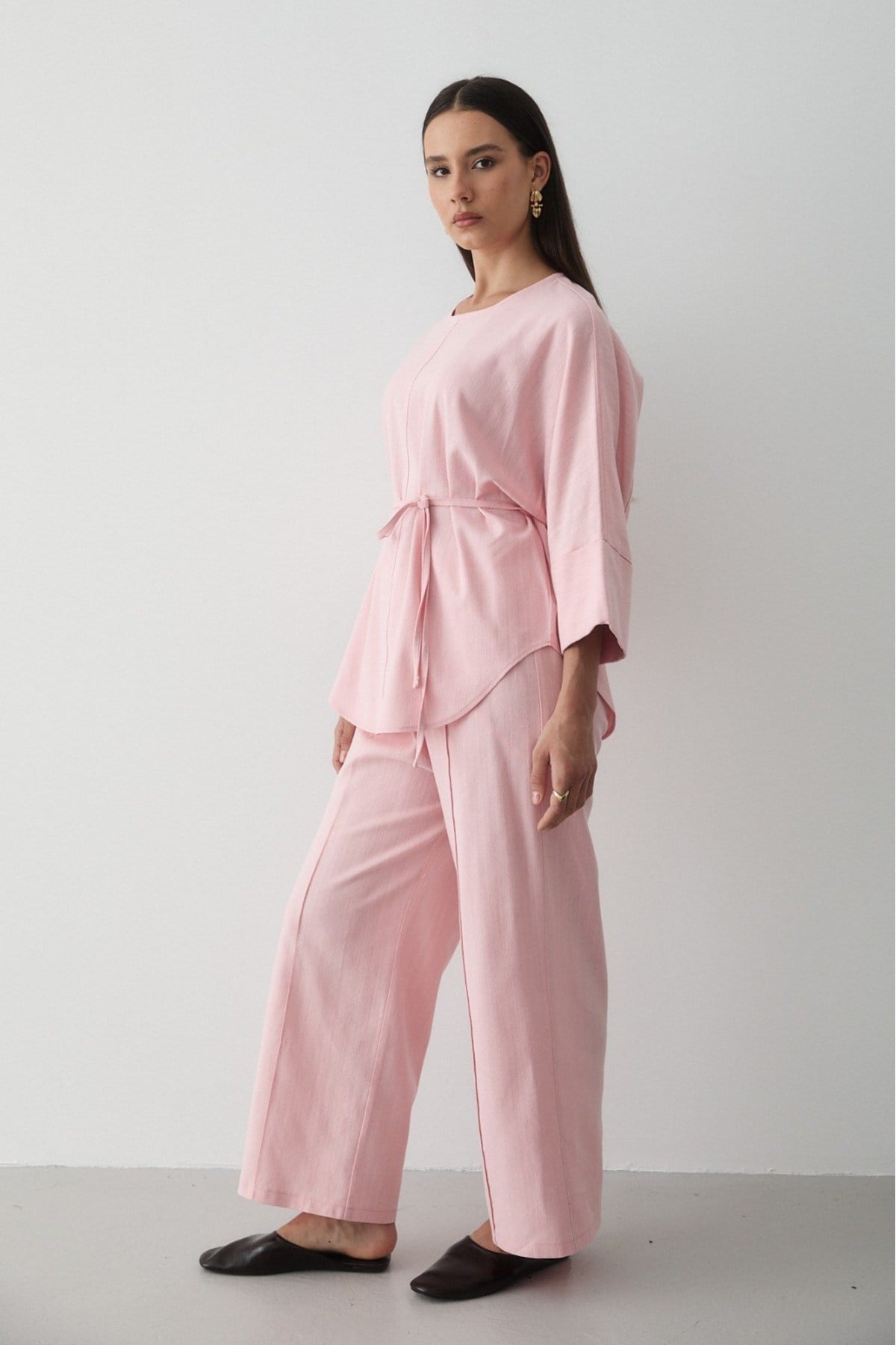 Kadın Pembe Keten Oversize Üst Bluz & Lastikli Bol Paça Pantolon Alt & Üst Takım