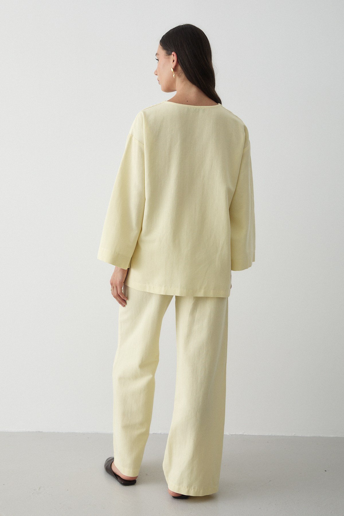 Kadın Sarı Düğmeli V Yaka Kimono & Beli Lastikli Pantolon Keten Alt & Üst Takım