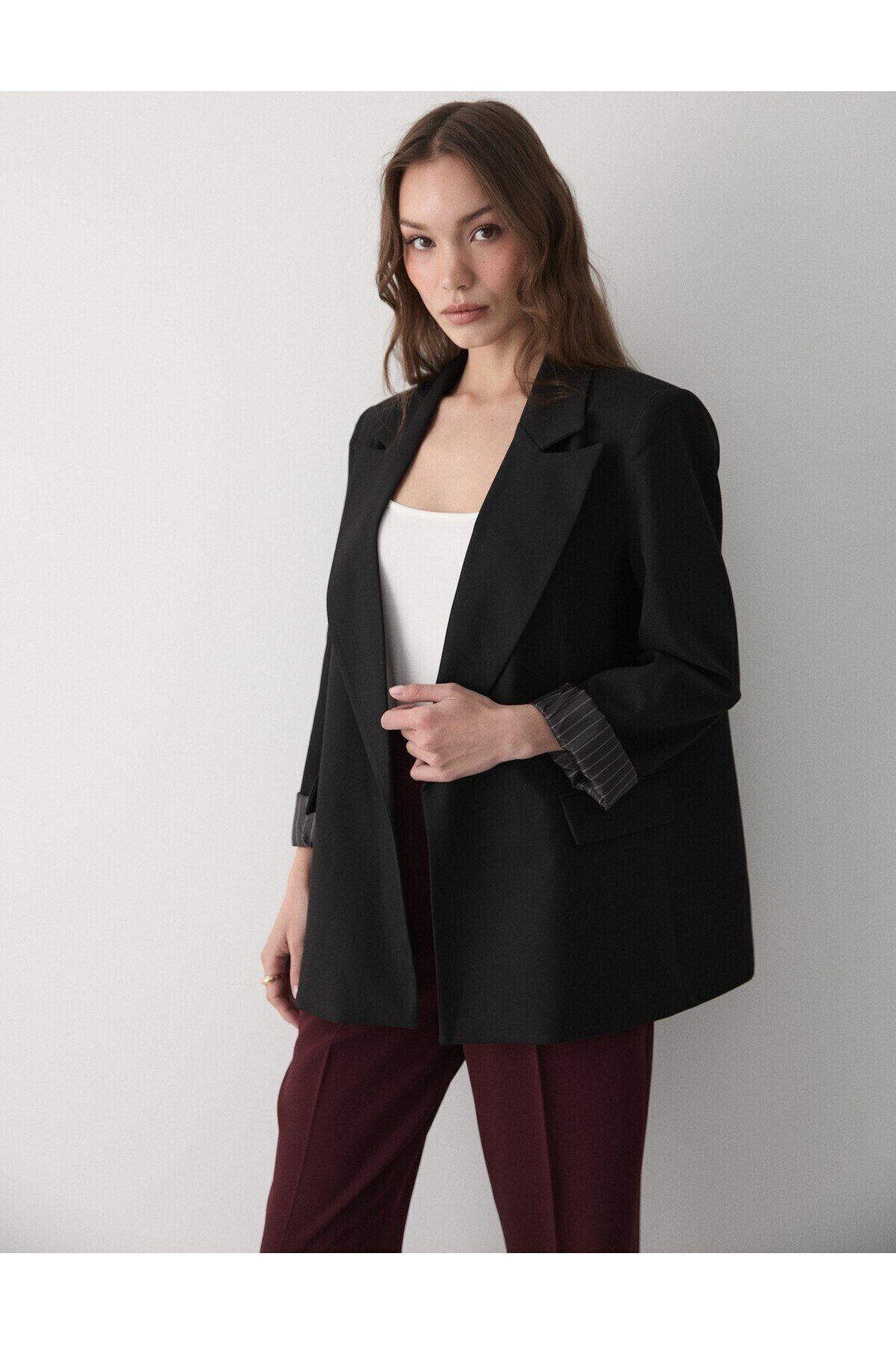 Kadın Siyah Çizgili İçi Astarlı Kol Detaylı Blazer Ceket