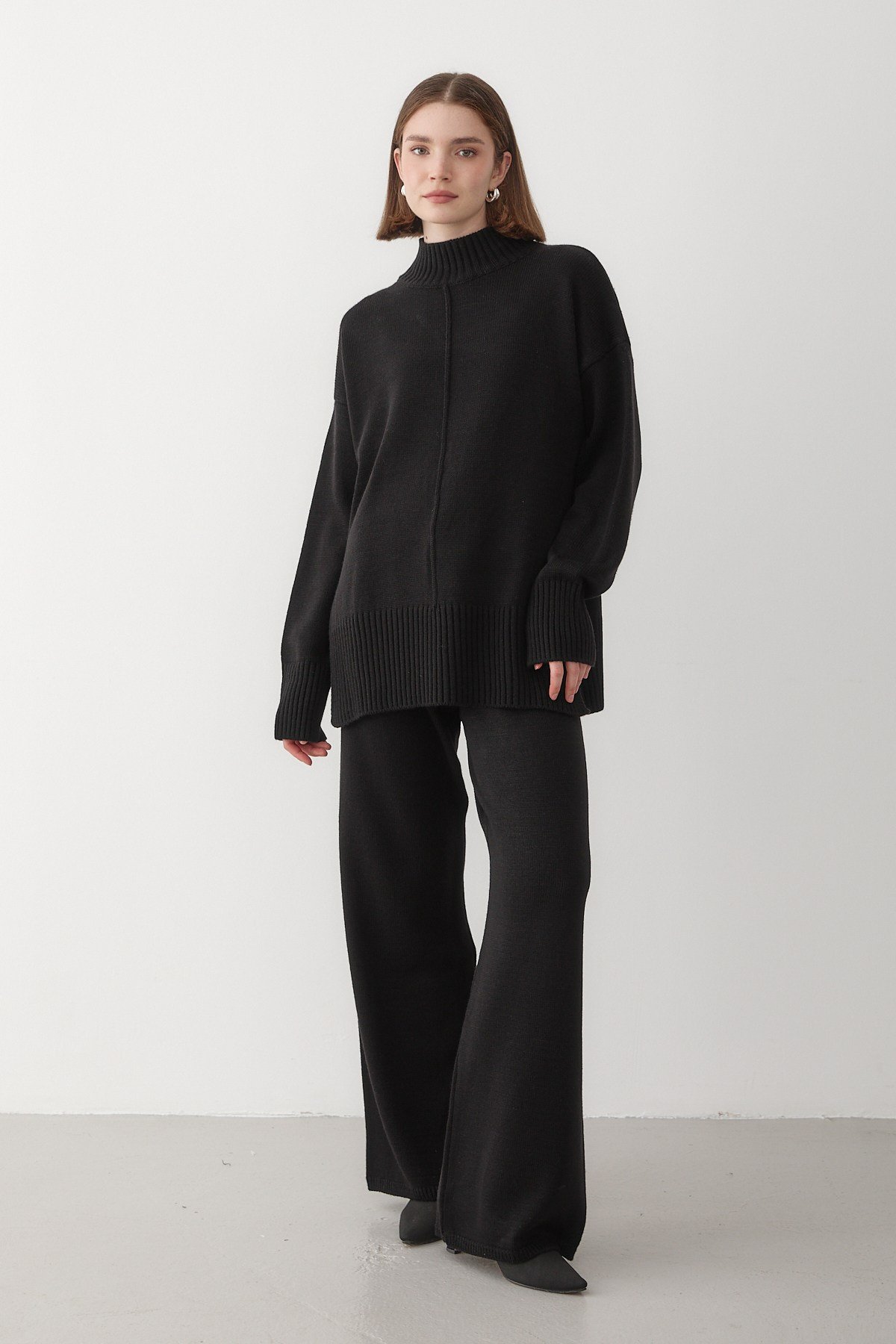 Kadın Siyah Oversize Balıkçı Yaka Triko Kazak & Beli Lastikli Pantolon Alt&Üst Takım