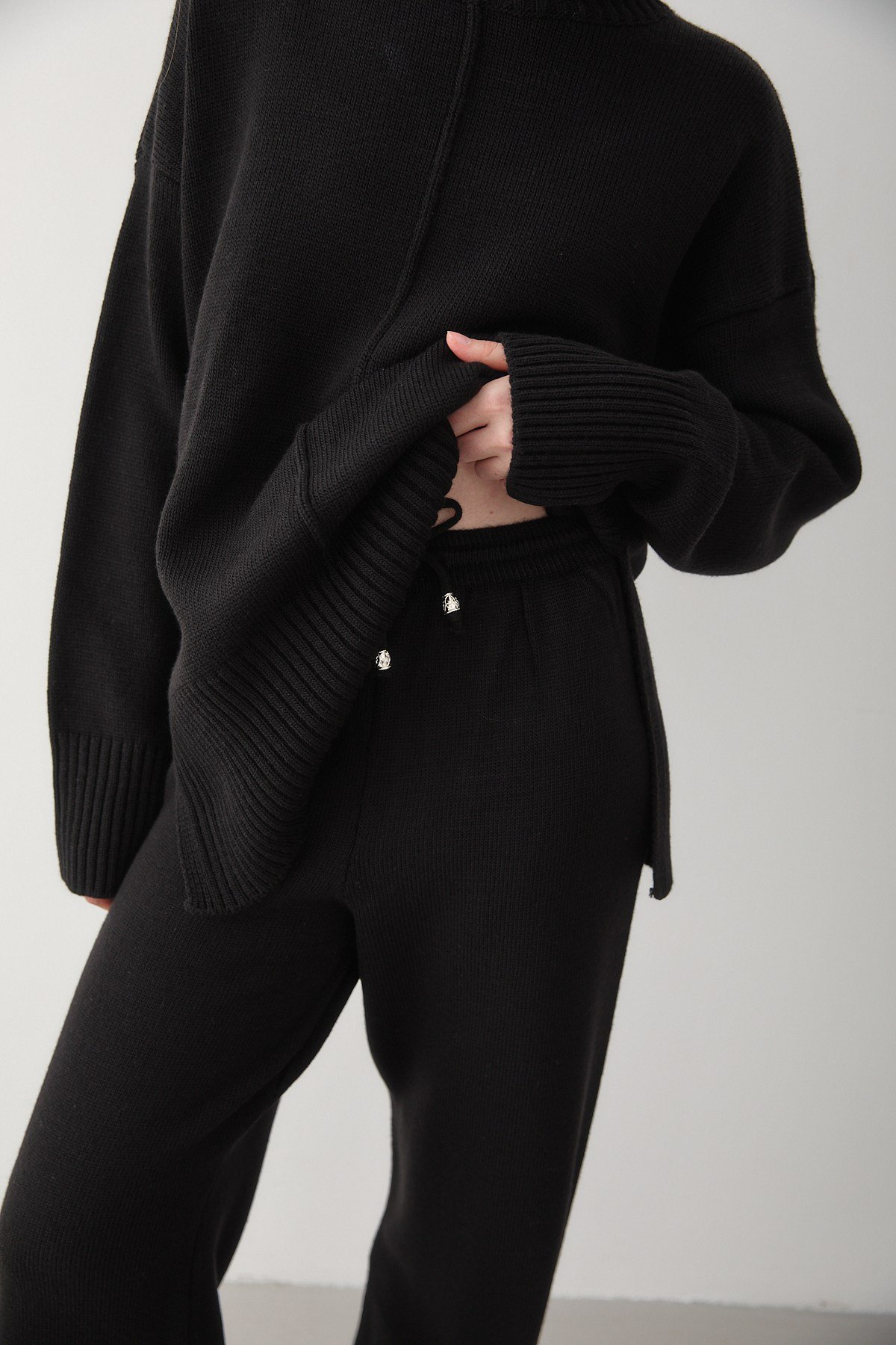 Kadın Siyah Oversize Balıkçı Yaka Triko Kazak & Beli Lastikli Pantolon Alt&Üst Takım