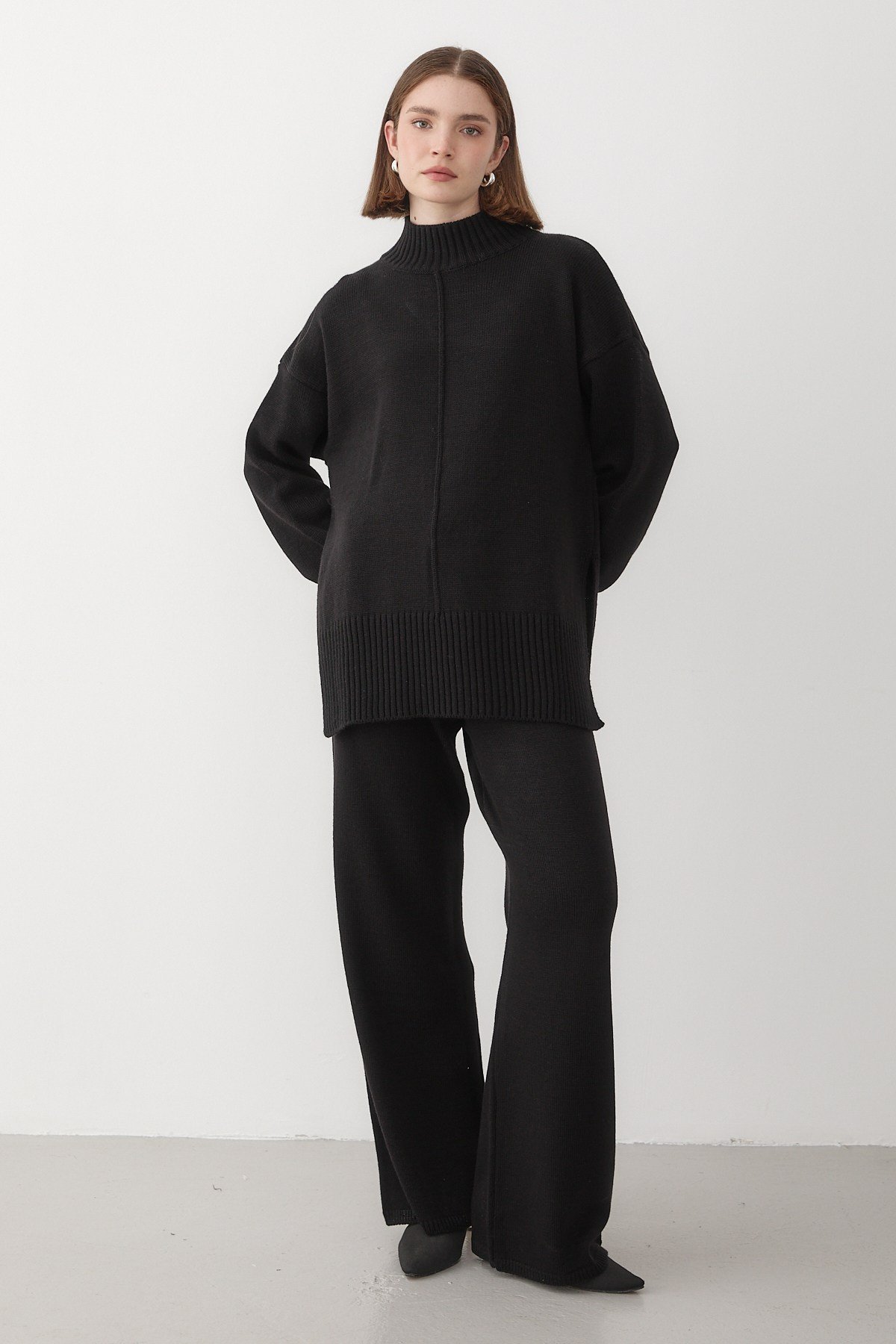 Kadın Siyah Oversize Balıkçı Yaka Triko Kazak & Beli Lastikli Pantolon Alt&Üst Takım