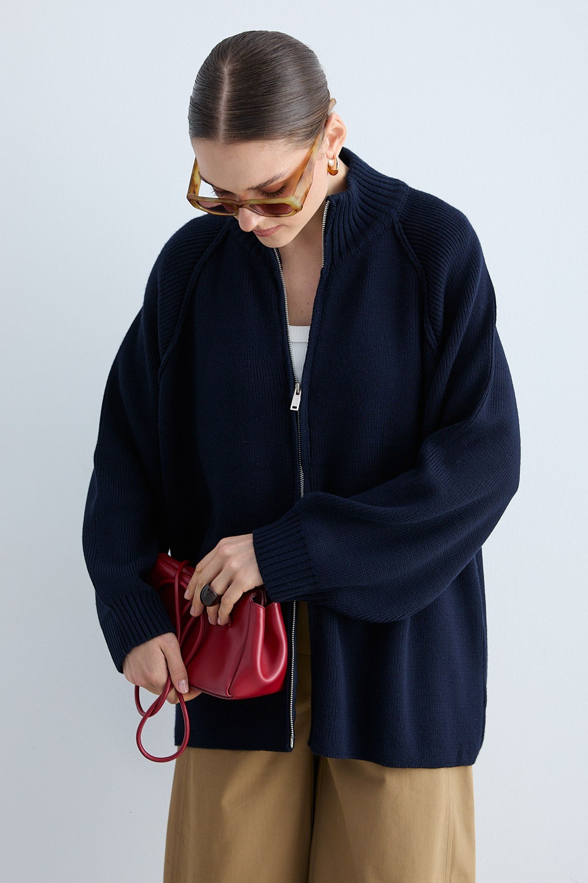 Kadın Triko Dik Yaka Fermuarlı Oversize Hırka Raglan Kollu Örgü Ceket -Lacivert