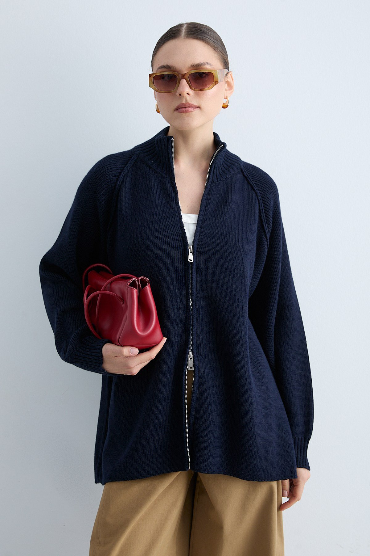 Kadın Triko Dik Yaka Fermuarlı Oversize Hırka Raglan Kollu Örgü Ceket -Lacivert
