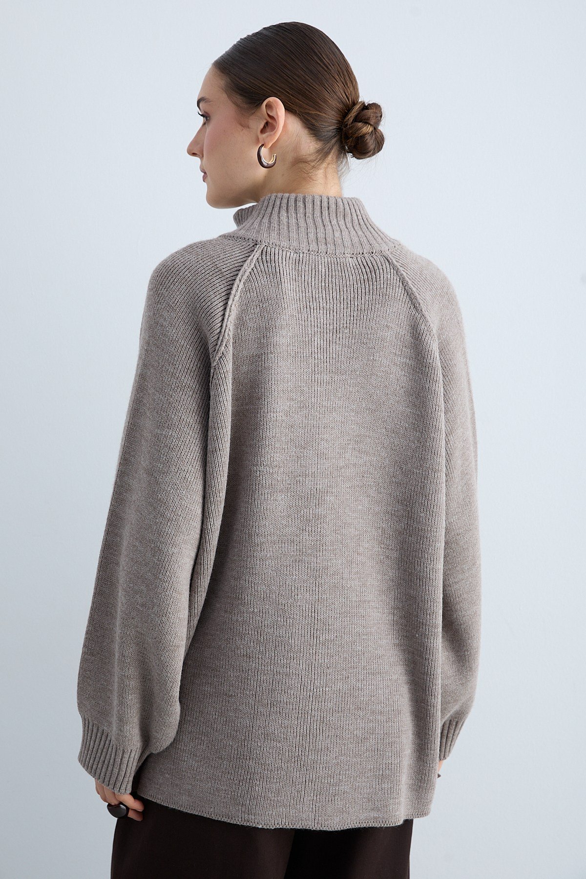 Kadın Triko Dik Yaka Fermuarlı Oversize Hırka Raglan Kollu Örgü Ceket -Vizon