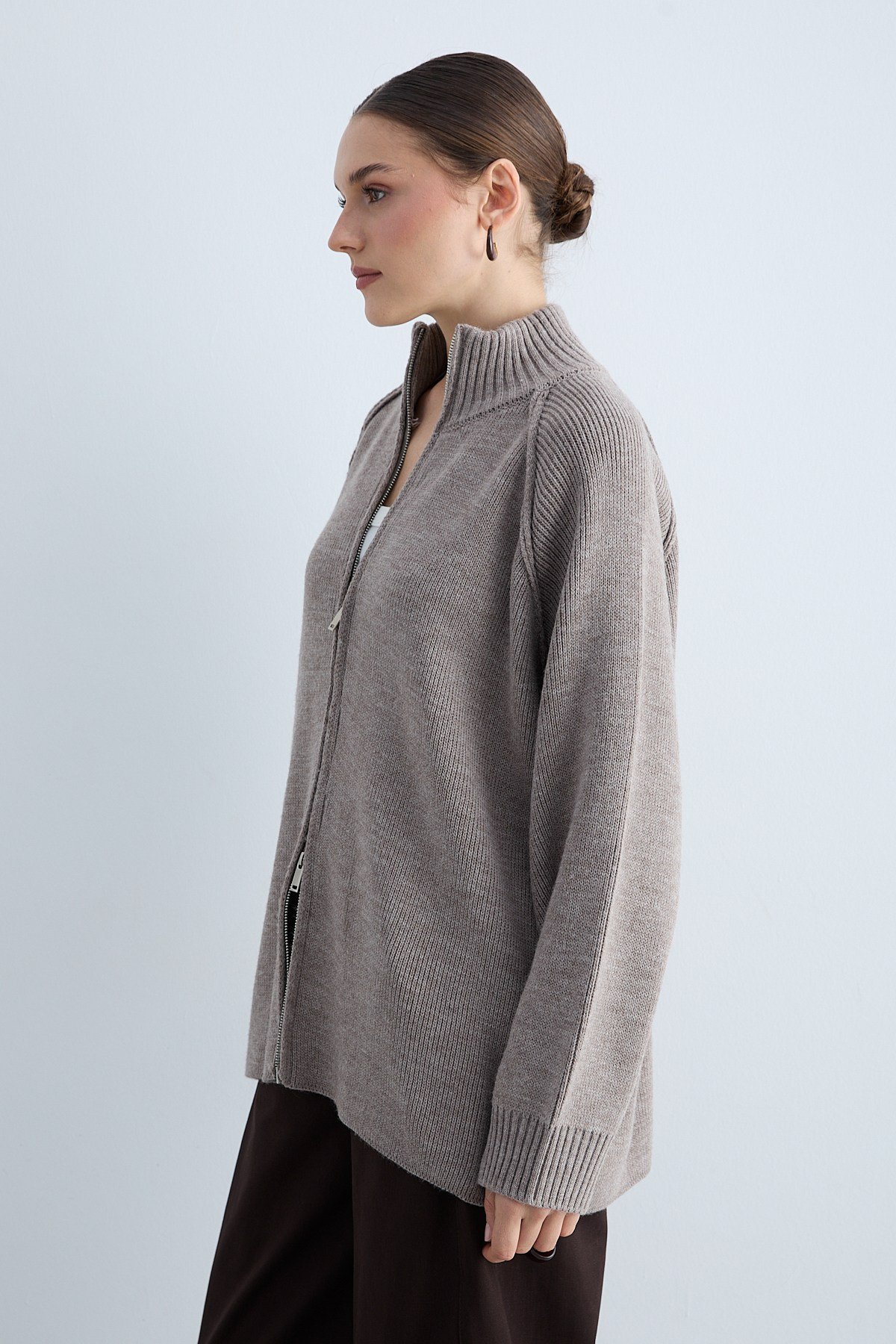 Kadın Triko Dik Yaka Fermuarlı Oversize Hırka Raglan Kollu Örgü Ceket -Vizon